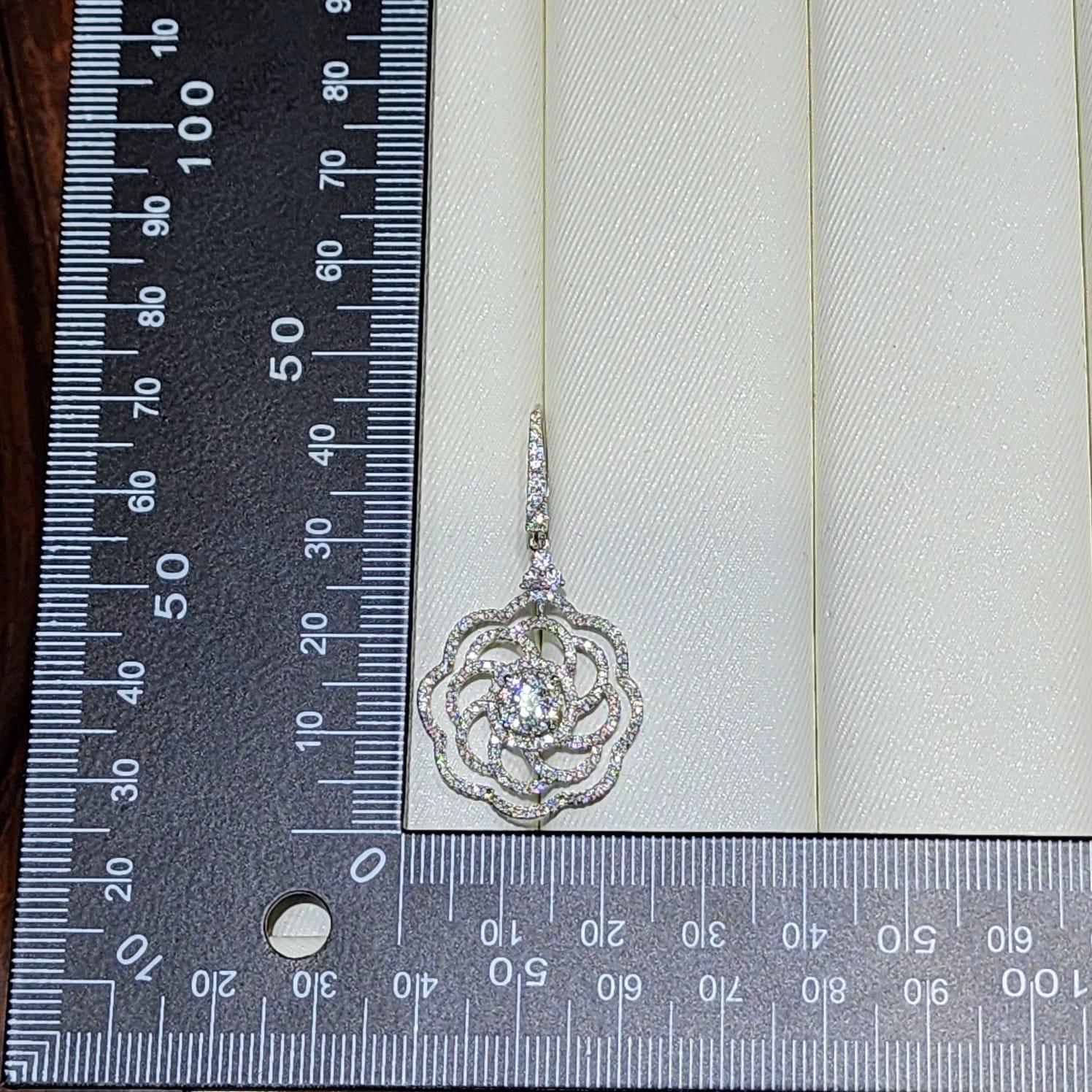 Art Deco 2.53 Carat Diamond Drop Earring in 18k White Gold For Sale 1