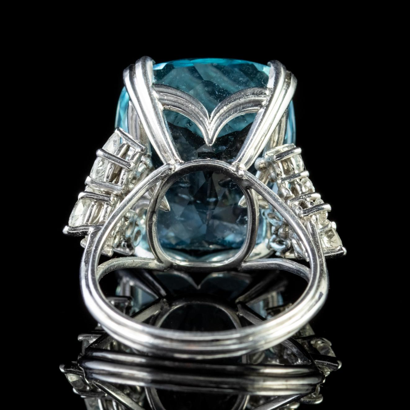 Women's Art Deco 25 Carat Aquamarine Diamond Cocktail Ring Platinum, circa 1920 For Sale