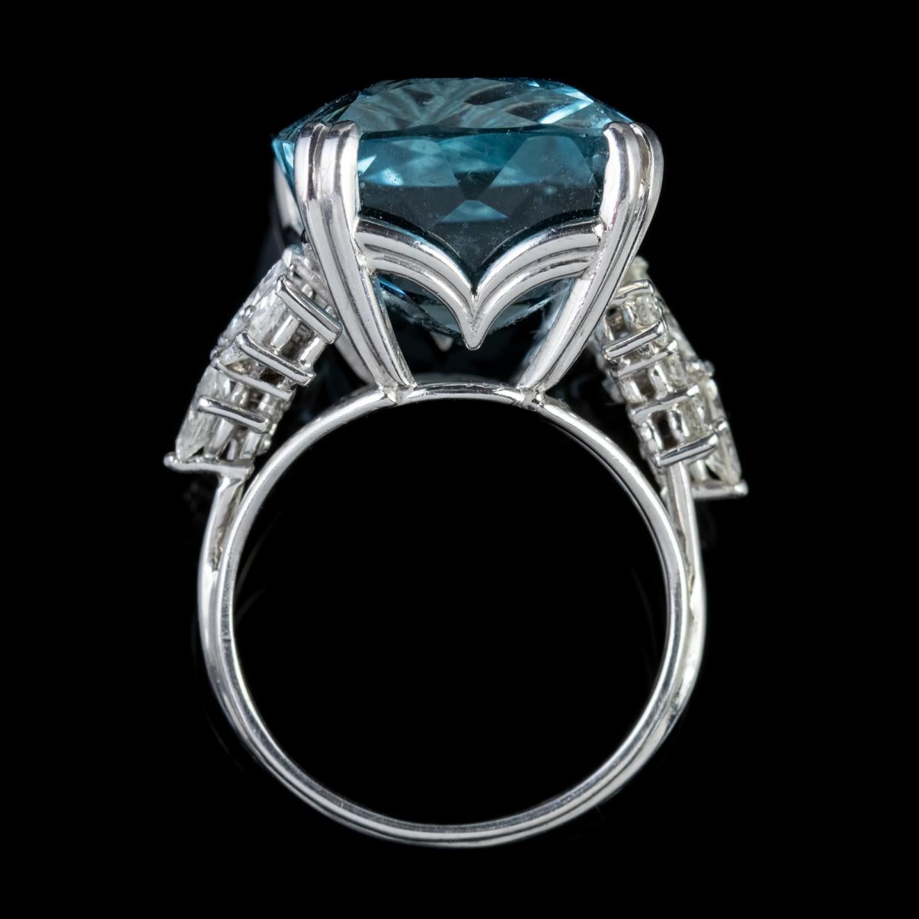 Art Deco 25 Carat Aquamarine Diamond Cocktail Ring Platinum, circa 1920 For Sale 2