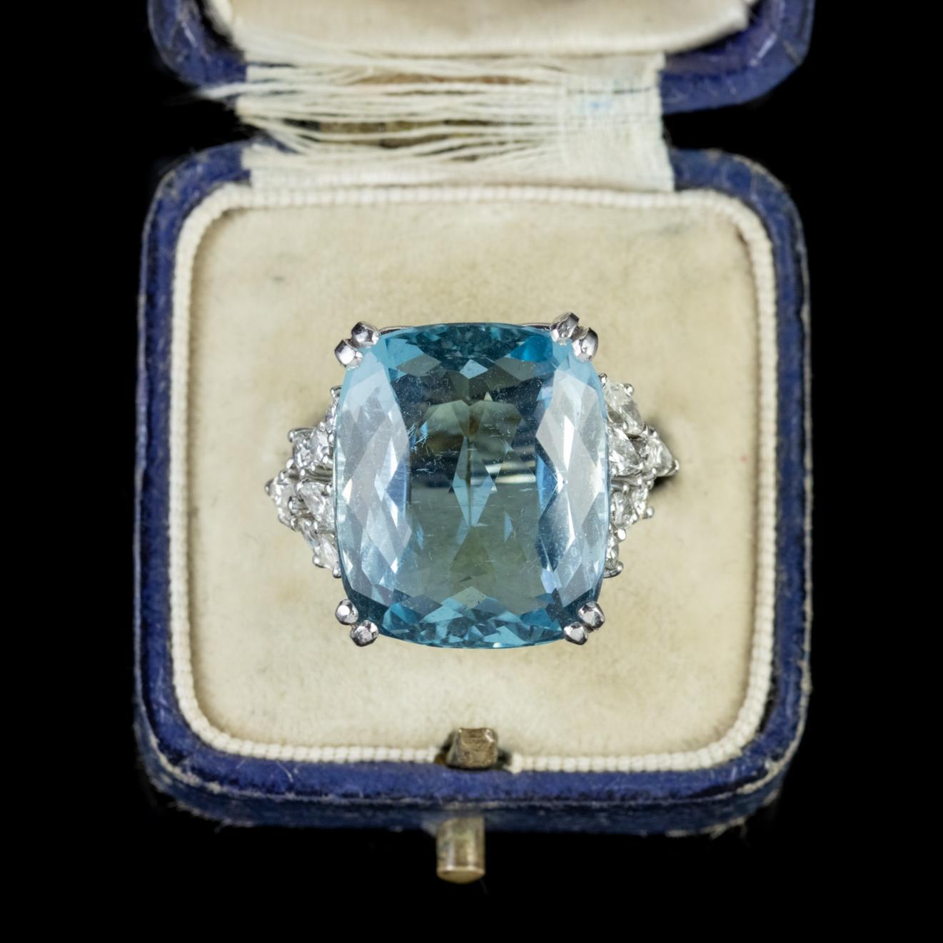 Art Deco 25 Carat Aquamarine Diamond Cocktail Ring Platinum, circa 1920 For Sale 3