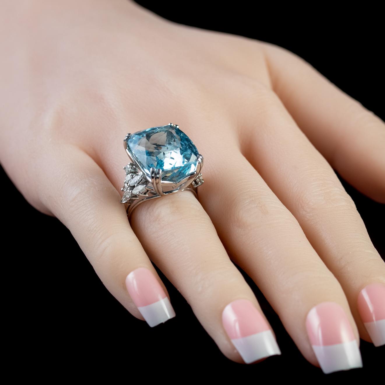 Art Deco 25 Carat Aquamarine Diamond Cocktail Ring Platinum, circa 1920 For Sale 5