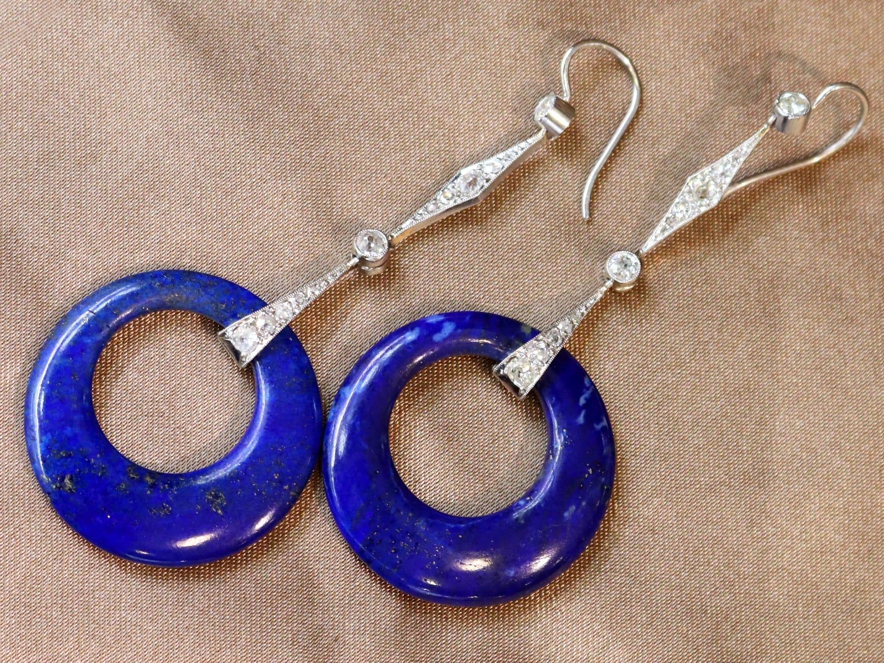 Art Deco 26 Carat Lapis Lazuli, 0.96 Carat Diamond and Platinum Drop Earrings In Excellent Condition For Sale In Jesmond, Newcastle Upon Tyne