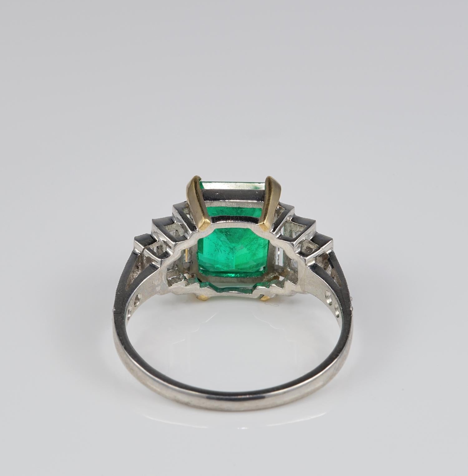 Women's Art Deco 2.60 Carat Colombian Emerald 1.70 Carat Diamond Platinum Ring For Sale