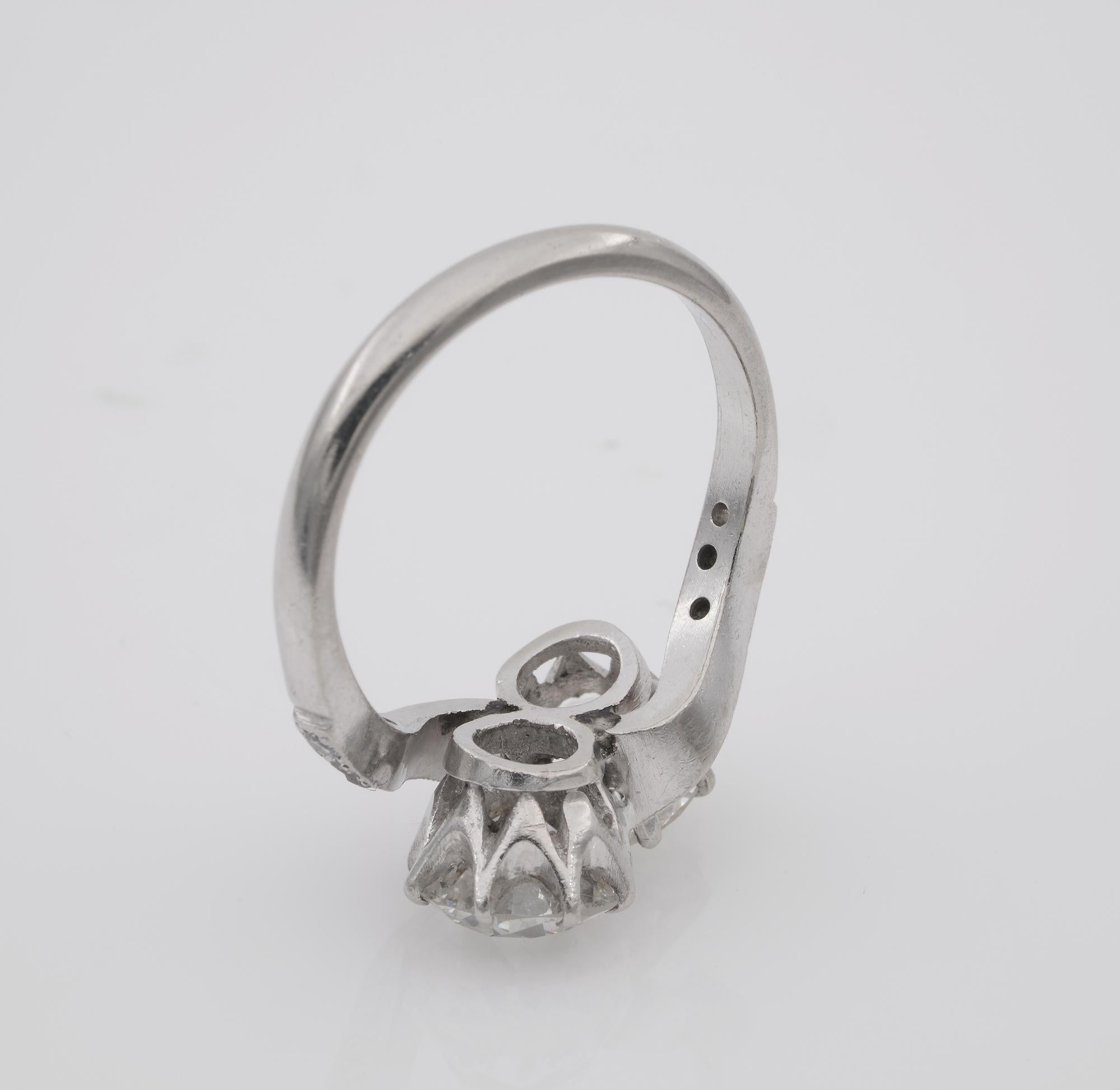 Women's Art Deco 2.60 Ct Diamond Twist Platinum Ring For Sale