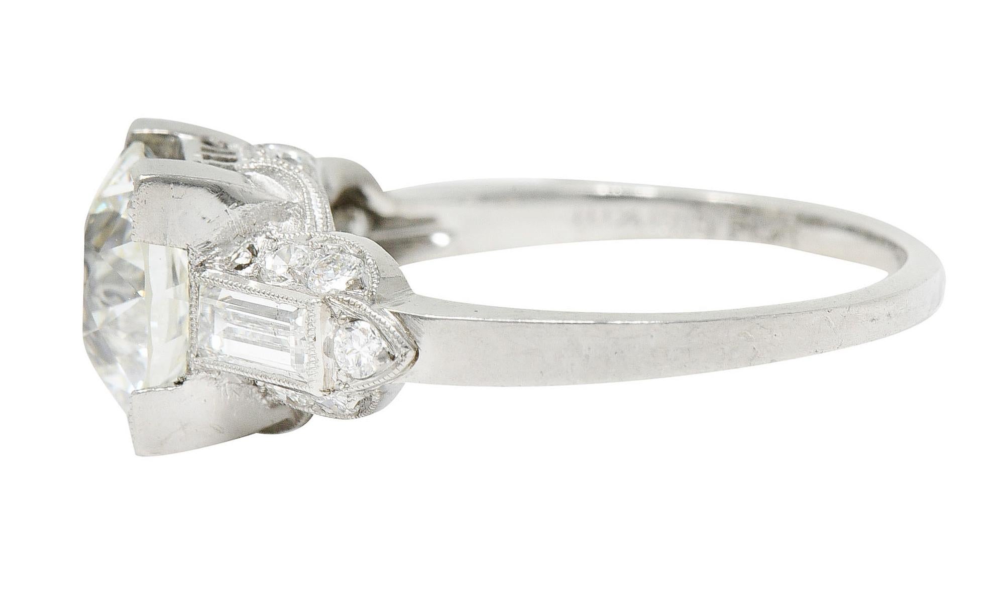 Women's or Men's Art Deco 2.61 Carats Old European Cut Diamond Platinum Engagement Ring GIA