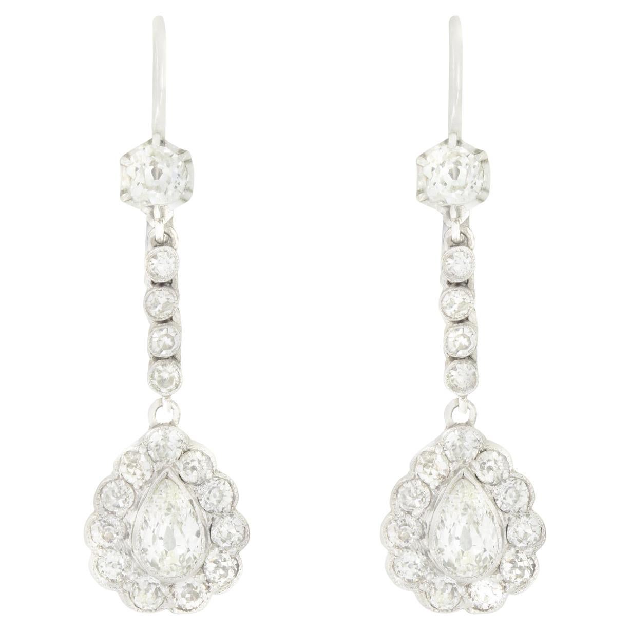Boucles d'oreilles pendantes en diamant de 2,64 ct, A.I.C., c.1920