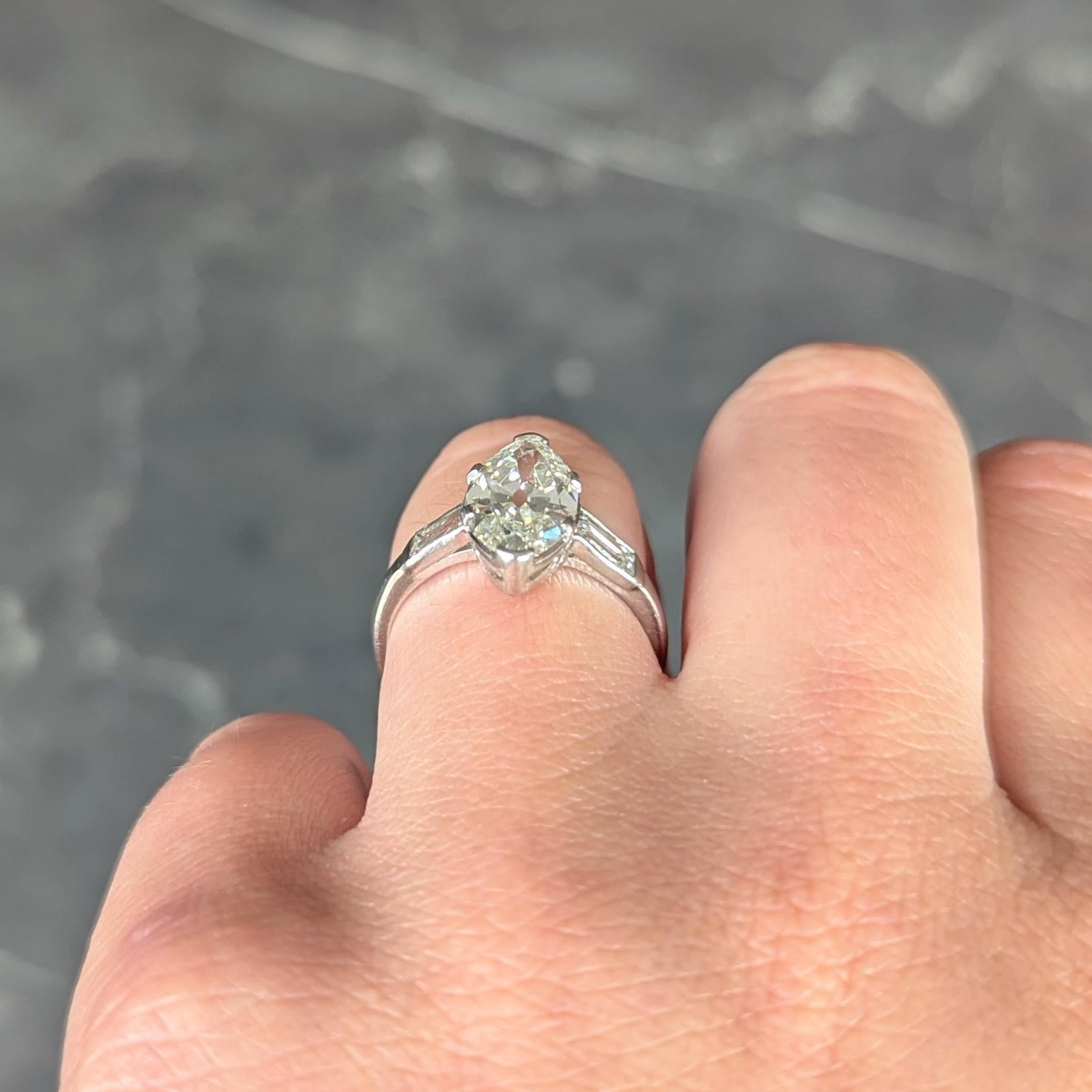 Anello di fidanzamento vintage in platino con diamante taglio marquise 2,65 CTW Art of Vintage in vendita 5