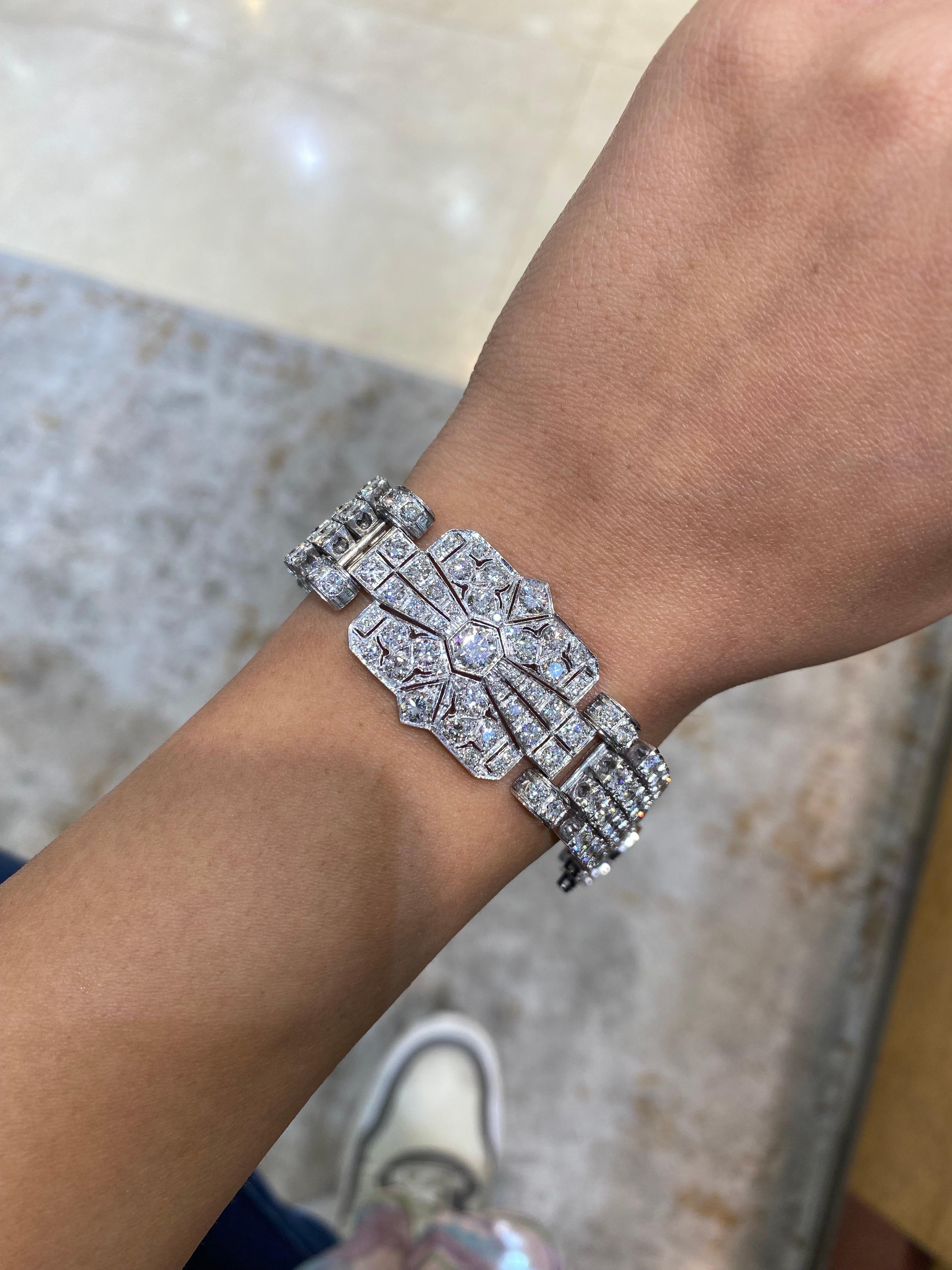 Art-Deco Style 26.88 Carat Diamond and Platinum Bracelet  (Art déco) im Angebot