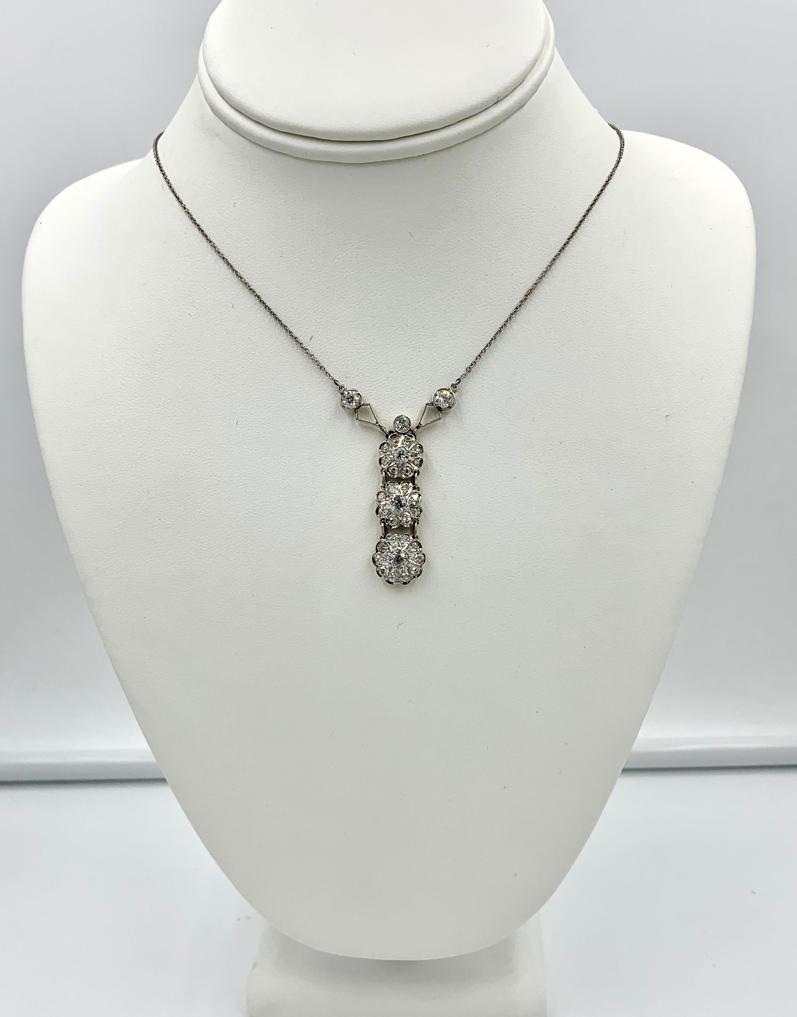 Art Deco 2.7 Carat Old European Cut Diamond Platinum Pendant Necklace Antique In Good Condition For Sale In New York, NY