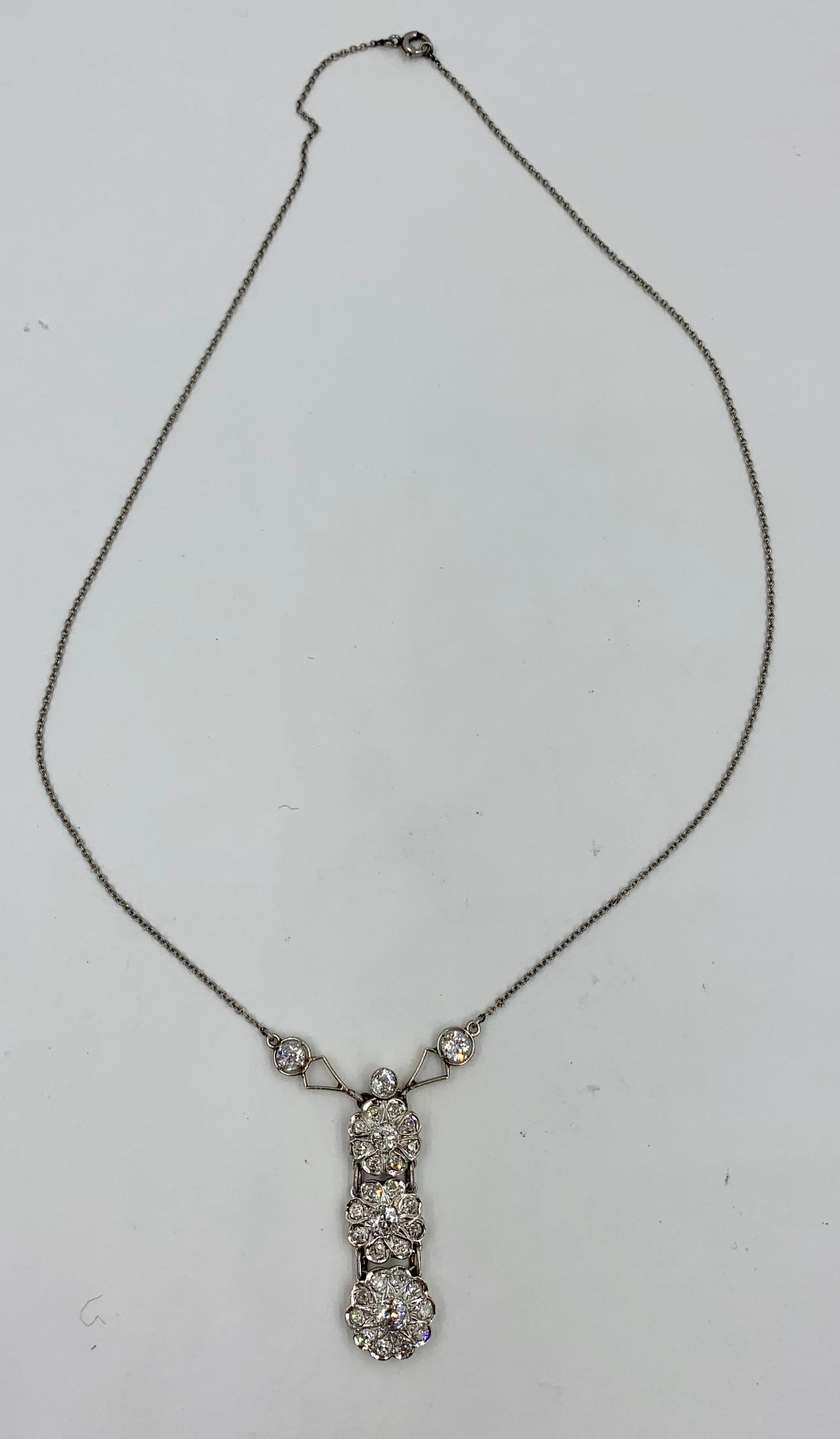 Art Deco 2.7 Carat Old European Cut Diamond Platinum Pendant Necklace Antique For Sale 1