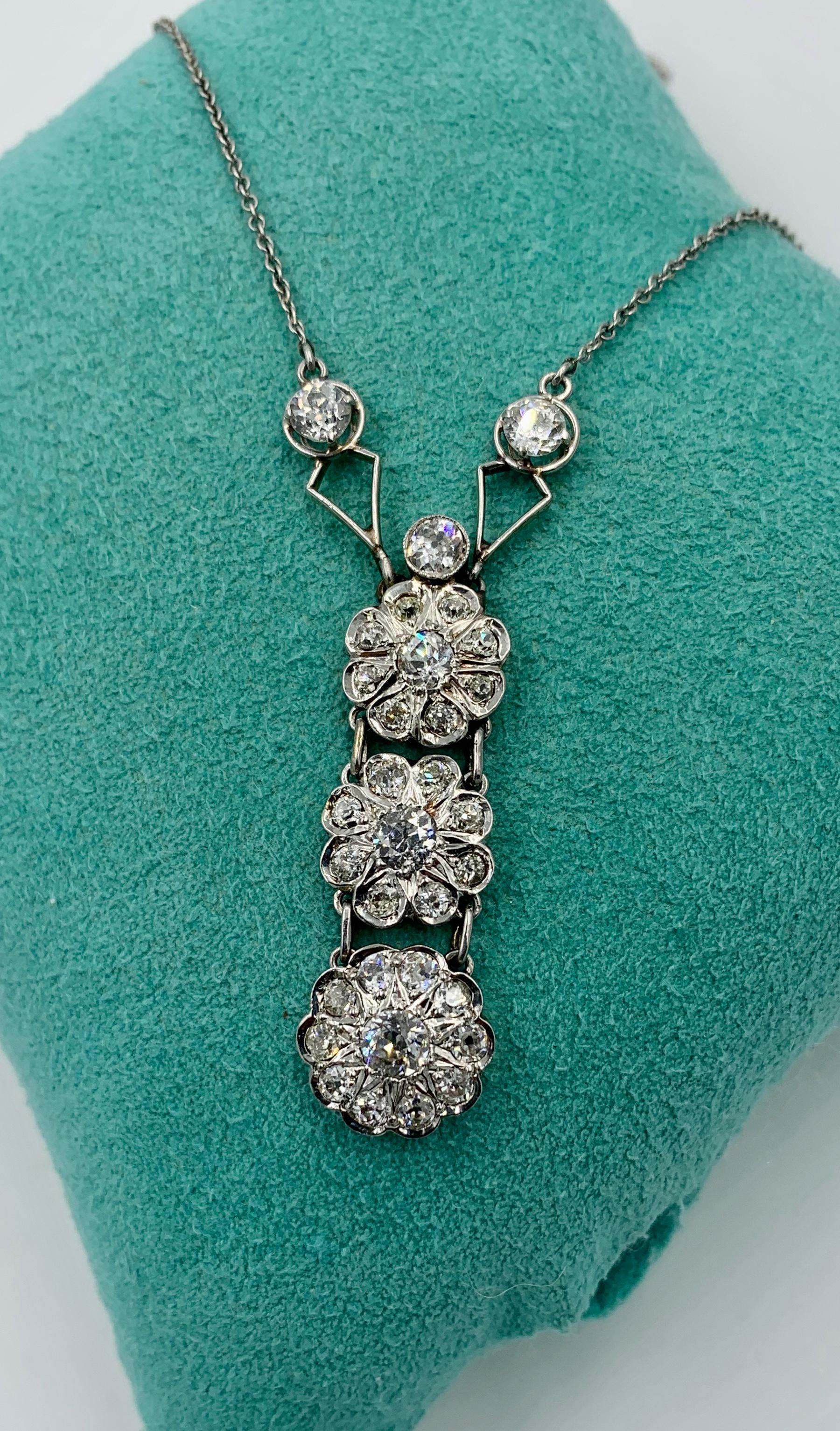 Art Deco 2.7 Carat Old European Cut Diamond Platinum Pendant Necklace Antique For Sale 3