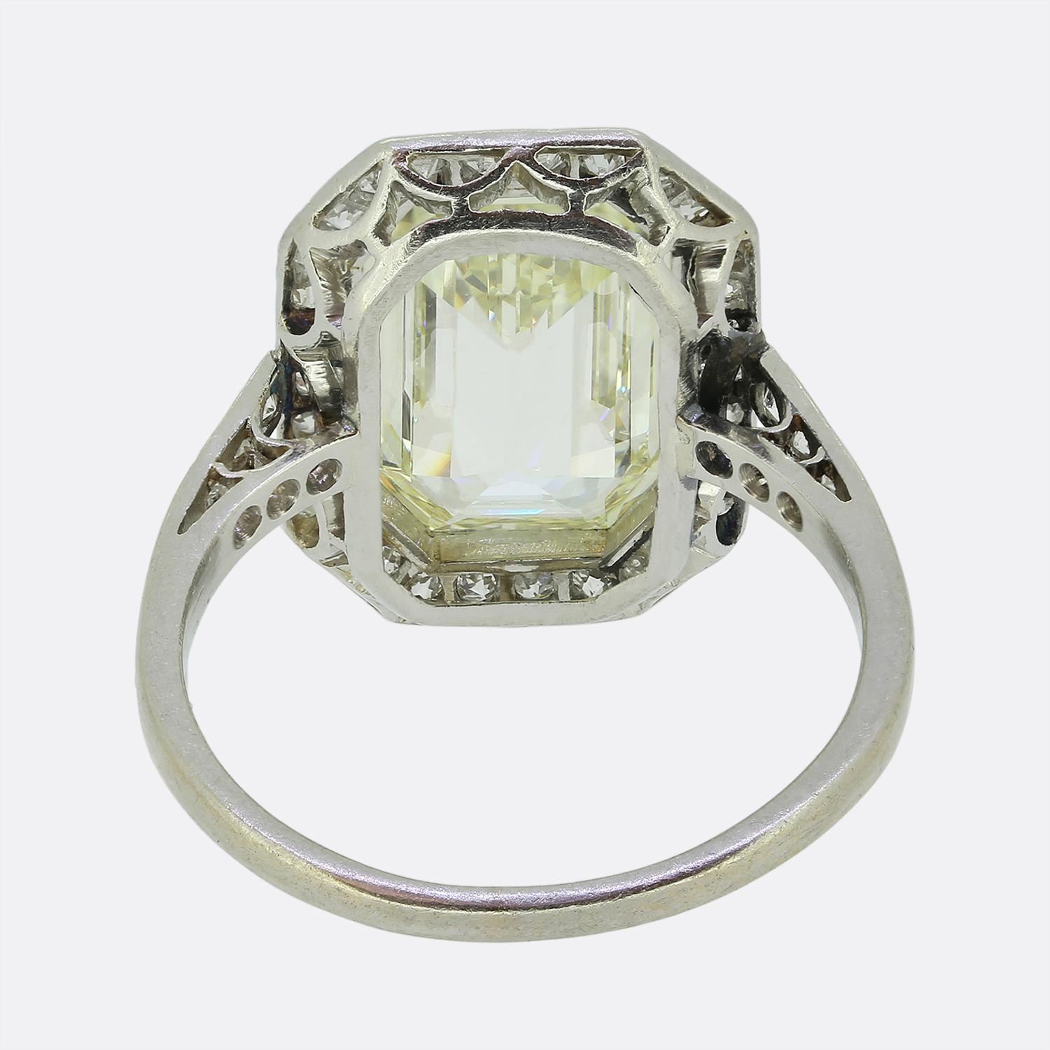 Anillo Art Déco con Racimo de Diamantes talla Esmeralda de 2,70 Quilates Corte esmeralda en venta
