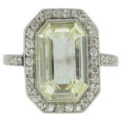 Anello Art Deco con cluster di diamanti taglio smeraldo da 2,70 carati