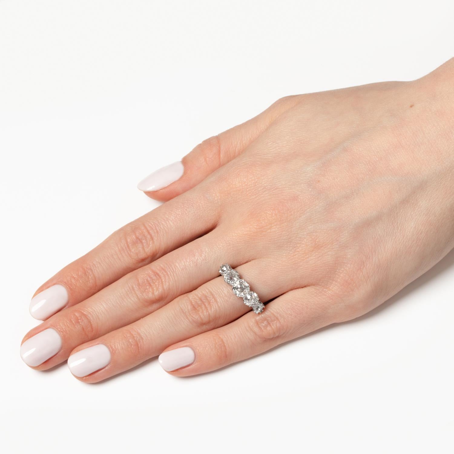 Women's or Men's Art Deco 2.75ct Diamond Five Stone Ring, c.1920s For Sale