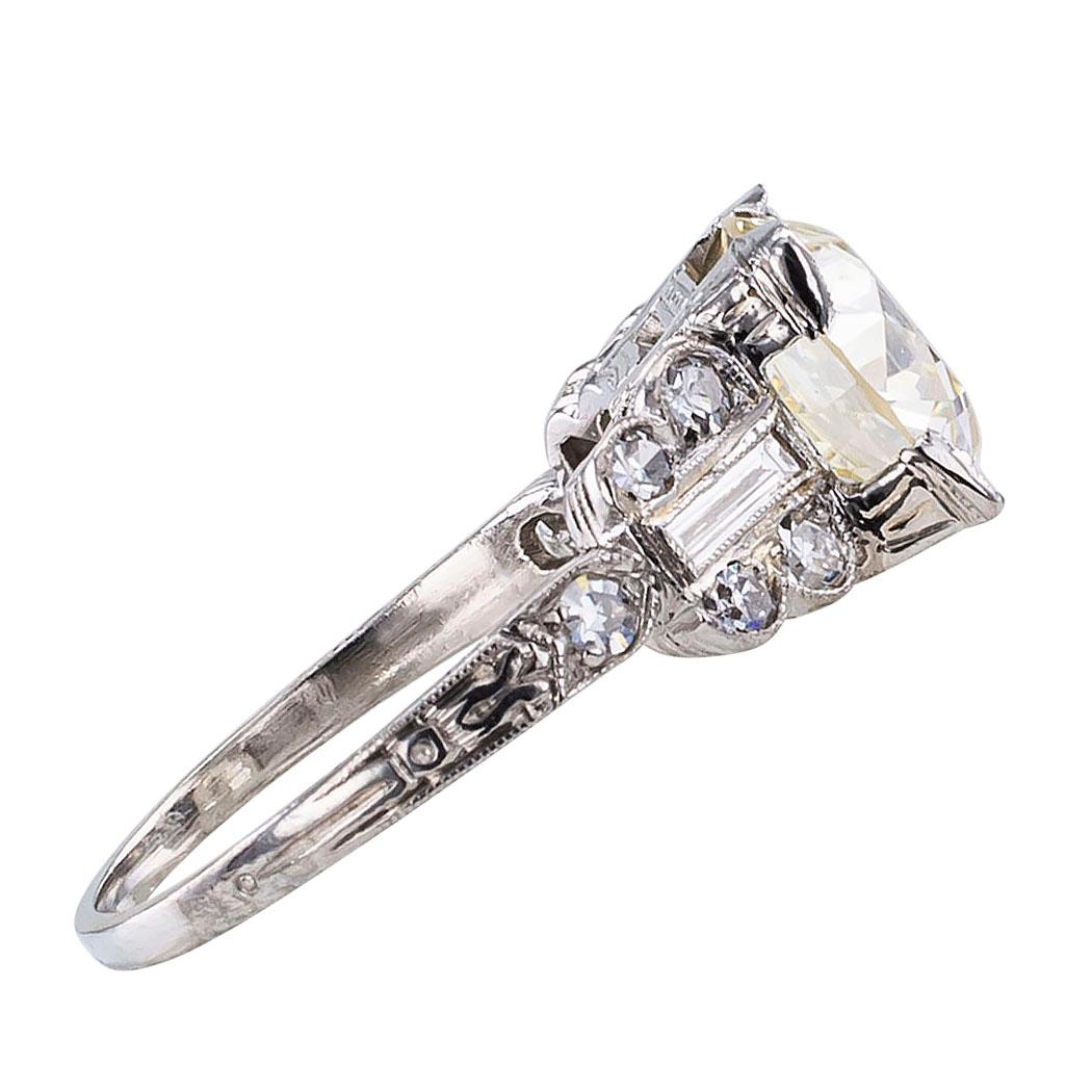 Art Deco 2.76 Carat Old European Cut Diamond Solitaire Platinum Engagement Ring In Good Condition In Los Angeles, CA