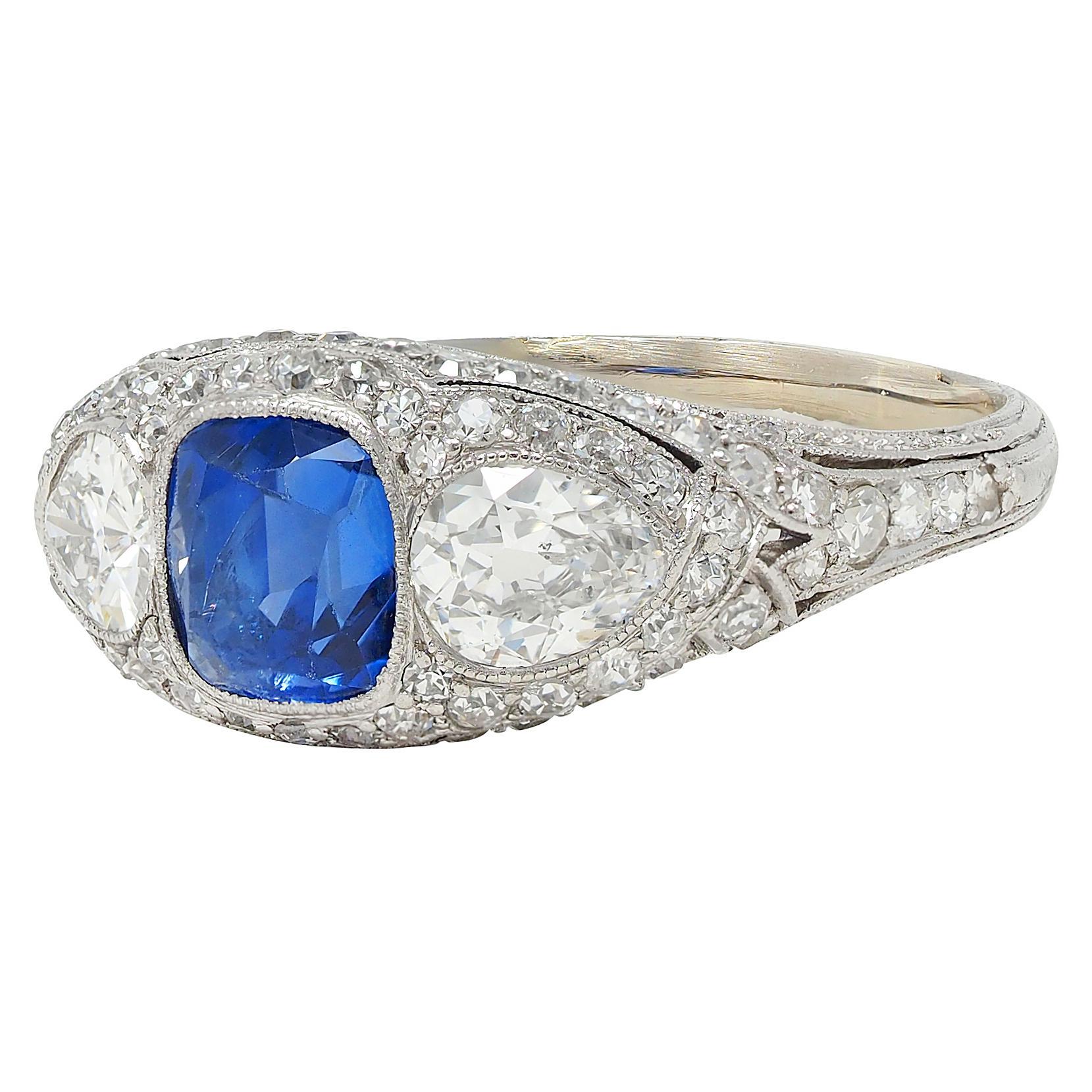 Art Deco 2.85 CTW No Heat Ceylon Sapphire Diamond Platinum Vintage Bombé Ring For Sale 3
