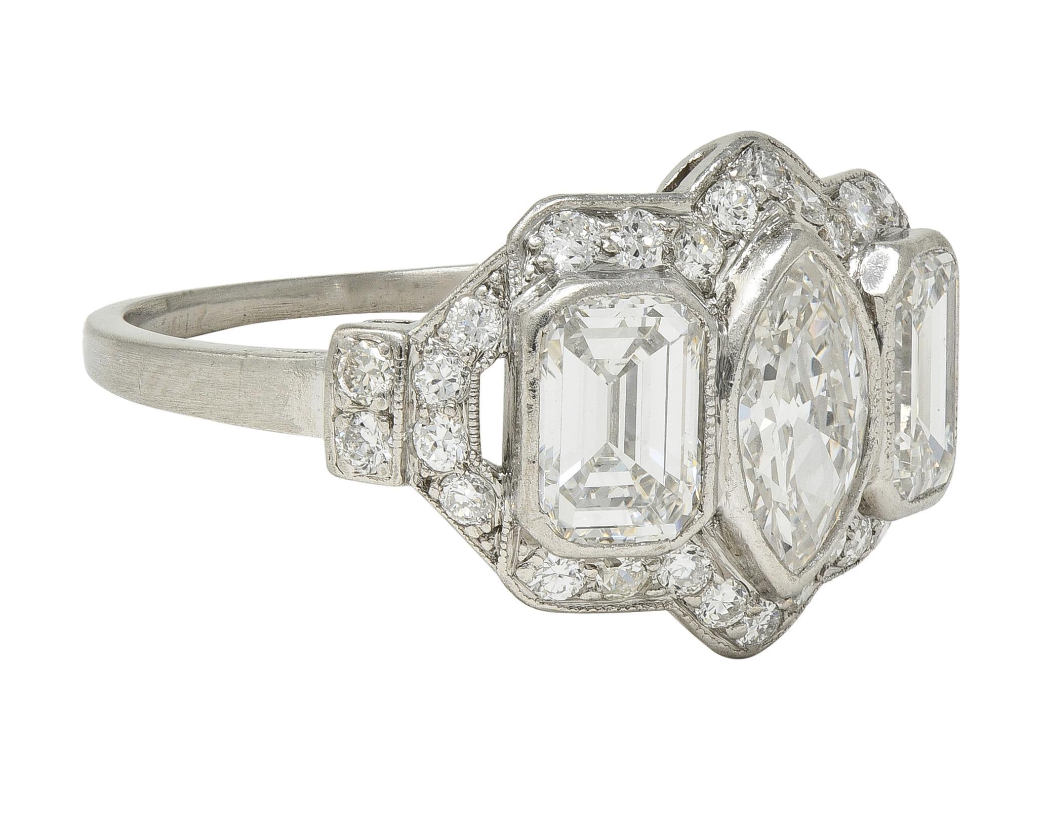 Art Deco 2.87 CTW Marquise Schliff Diamant Platin Vintage Halo Verlobungsring (Art déco) im Angebot