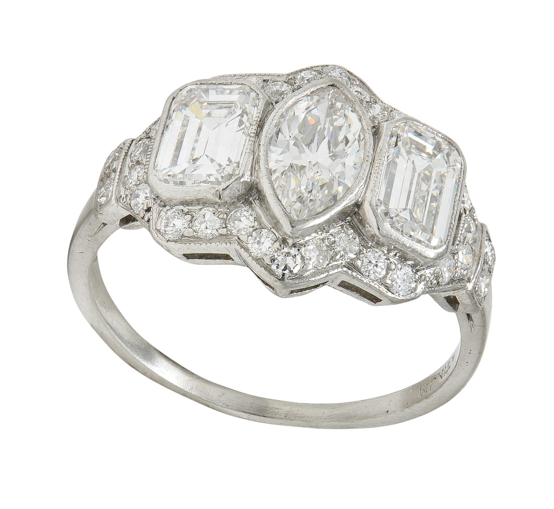 Art Deco 2.87 CTW Marquise Schliff Diamant Platin Vintage Halo Verlobungsring im Angebot 3