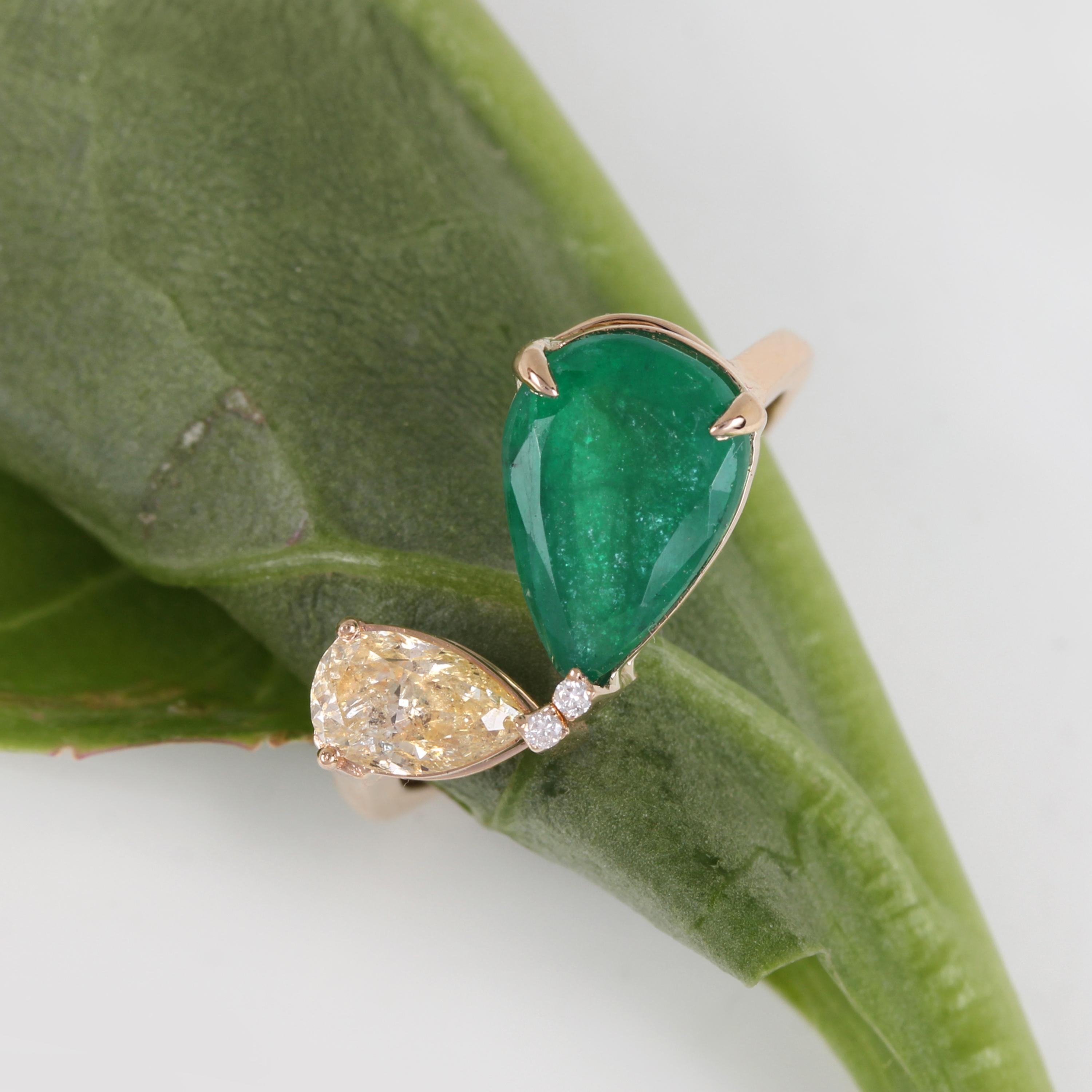 Art Deco 2.93 Carat Pear Cut Natural Emerald Diamond Open Style Engagement Ring In New Condition For Sale In Orlando, Florida