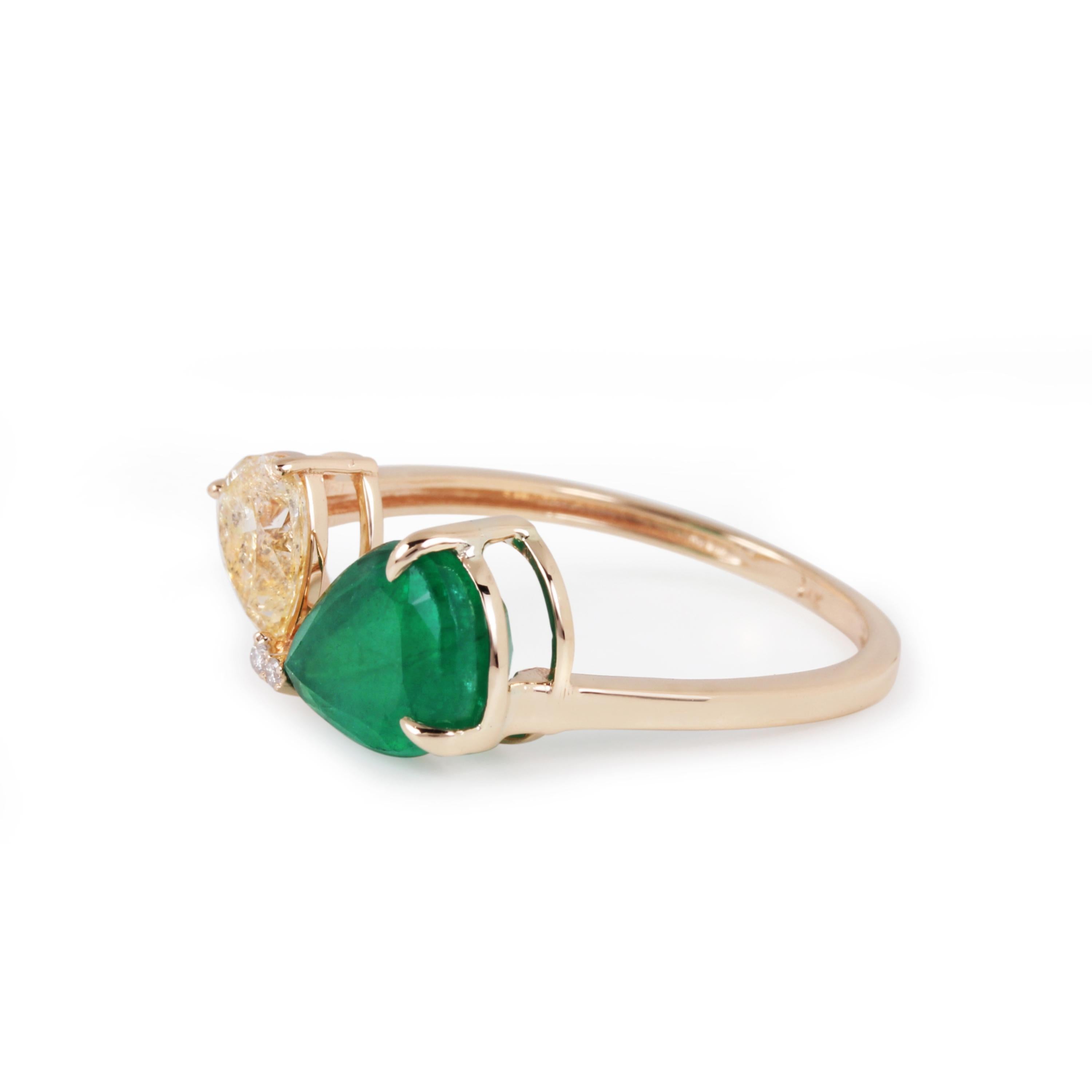 Women's Art Deco 2.93 Carat Pear Cut Natural Emerald Diamond Open Style Engagement Ring For Sale