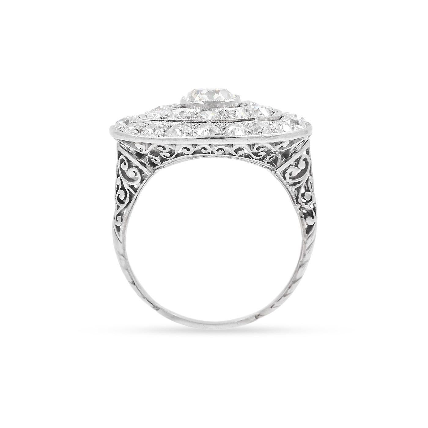 Art Deco 2,93 Ctw. Alter Minenschliff Diamant Ziel Cluster Ring (Art déco) im Angebot