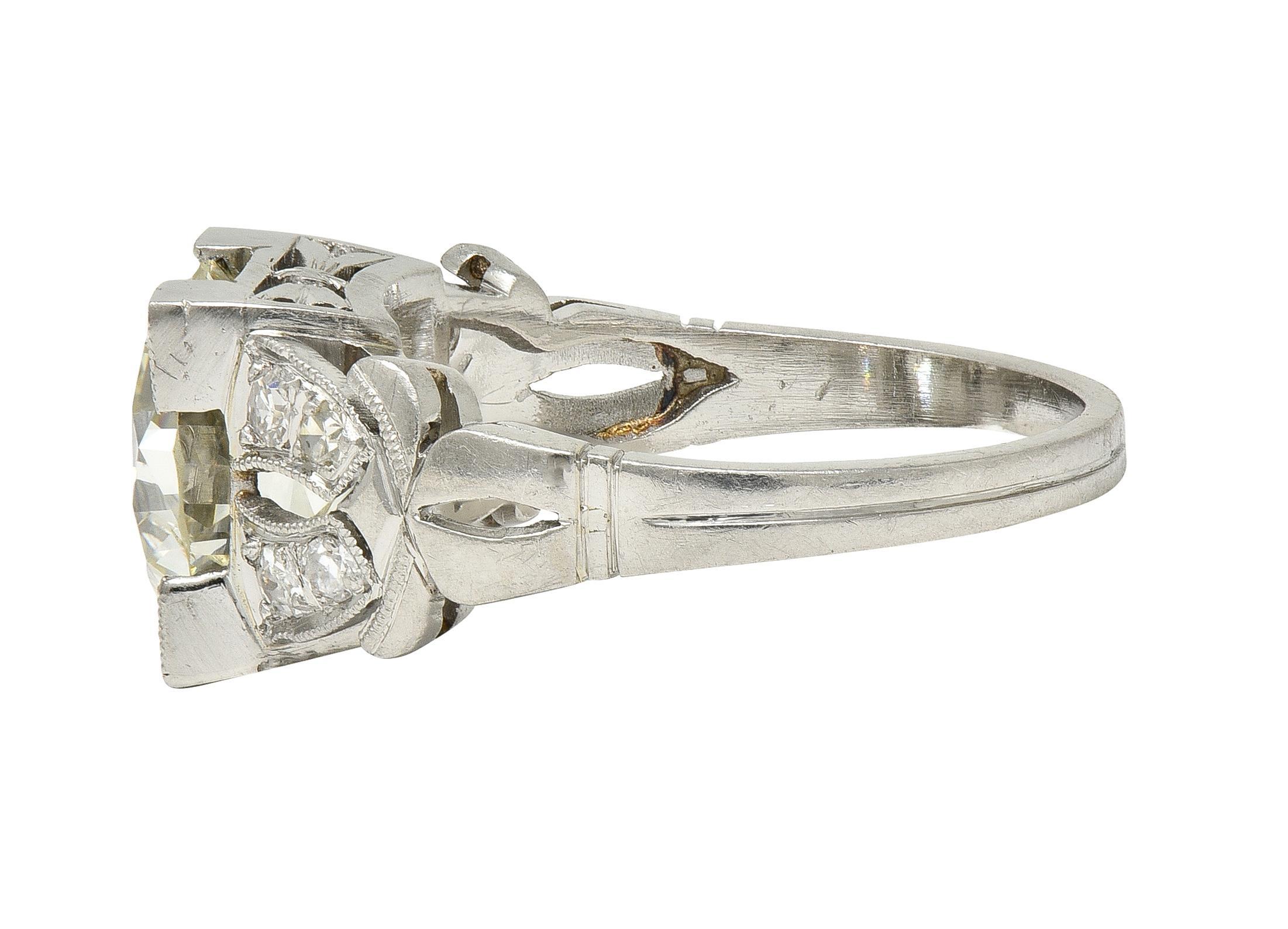 Bague de fiançailles vintage Art déco avec boucle en platine et diamants européens 2,95 carats certifiés GIA en vente 1