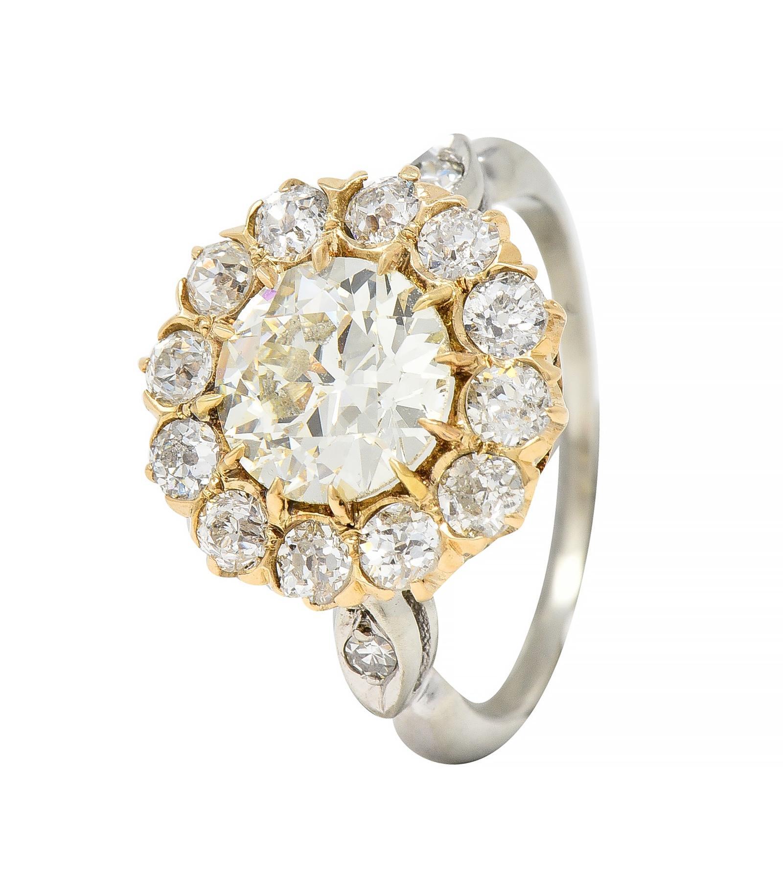 Art Deco 2,95 Karat Diamant im alteuropäischen Schliff 14 Karat Gold Cluster-Ring GIA im Angebot 5