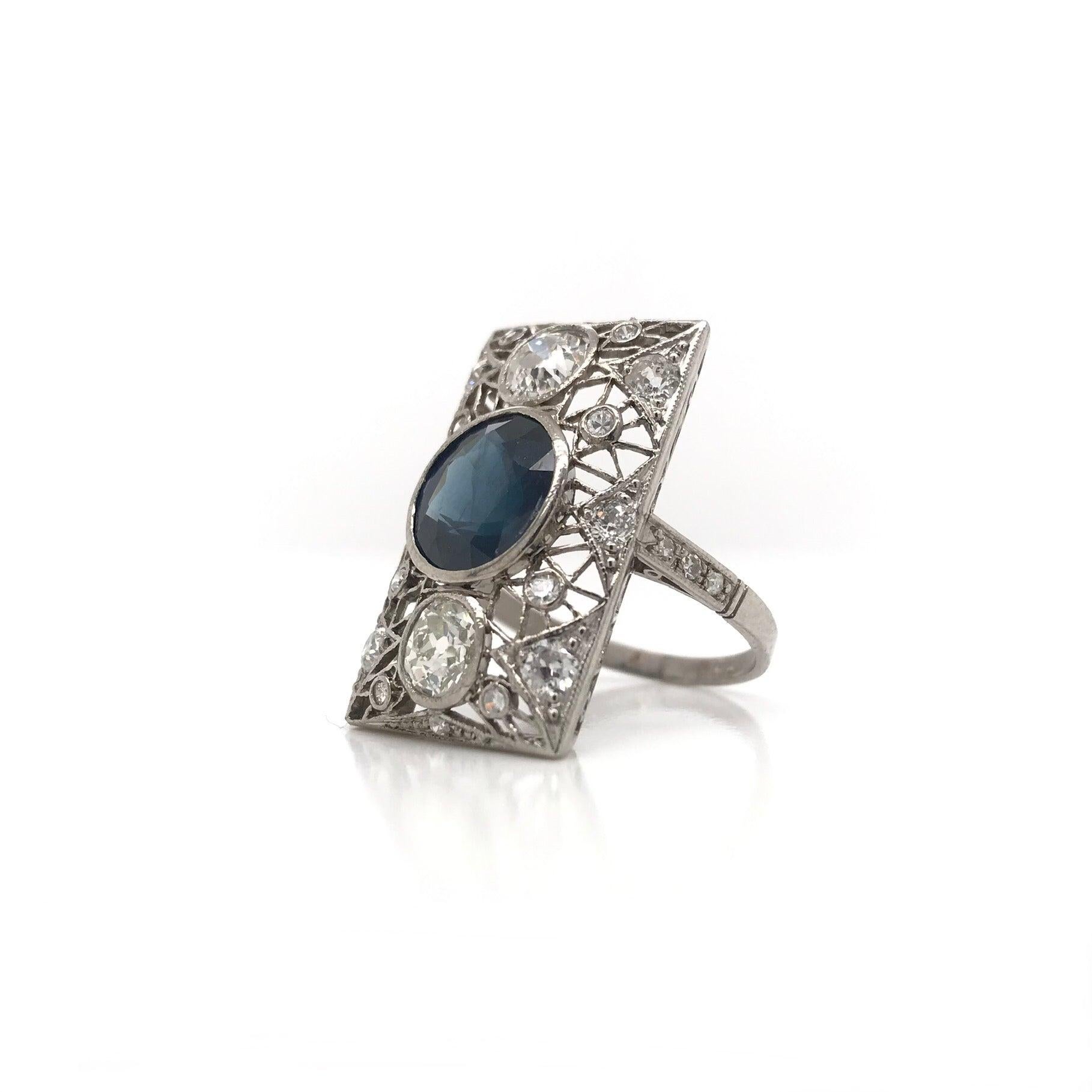 Round Cut Art Deco 3 Carat Sapphire and Diamond Platinum Filigree Ring For Sale