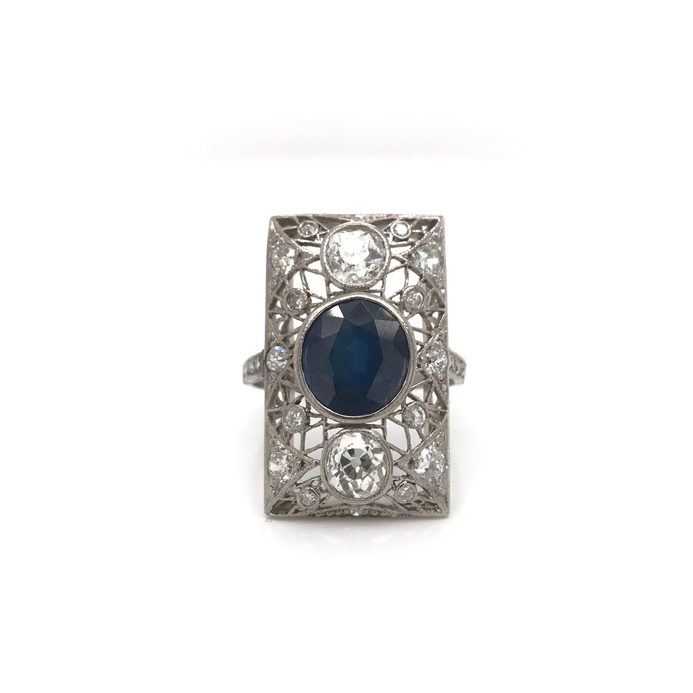 Art Deco 3 Carat Sapphire and Diamond Platinum Filigree Ring For Sale 1
