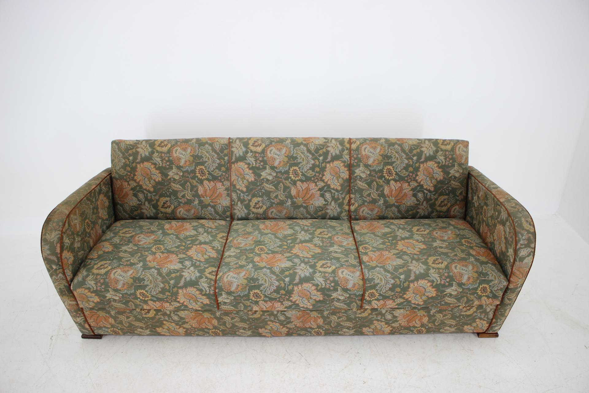 Art Deco 3-Seat Sofa Designed by Jindřich Halabala, 1930s For Sale 4