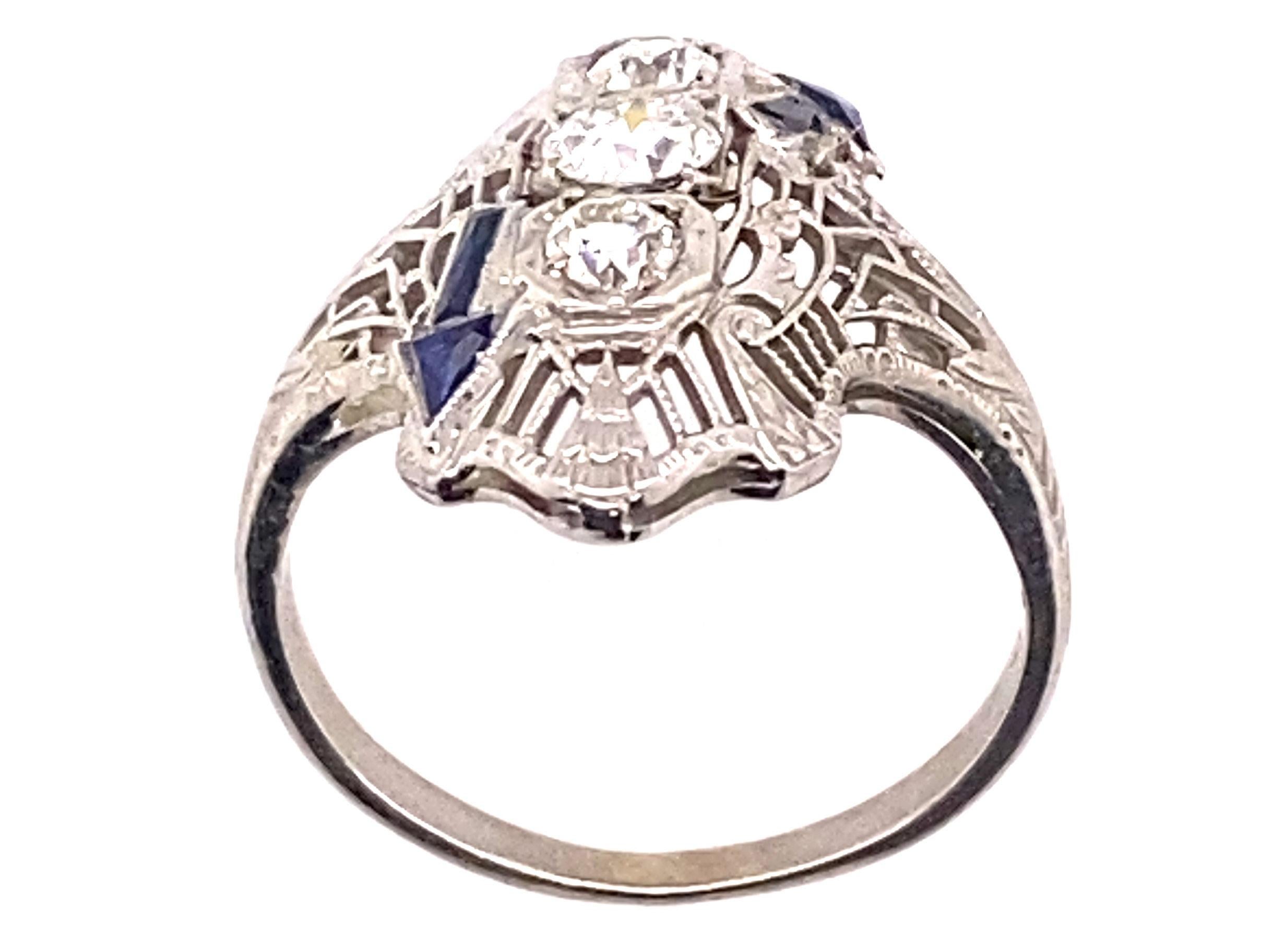 Véritable Original Antiques des années 1930 3 Stone .81ct Diamond French Cut Sapphire 18K Art Deco Engagement Cocktail Ring


Avec 3 SPECTACULAIRES diamants centraux de taille européenne naturels et minés. 

Ces véritables diamants européens sont