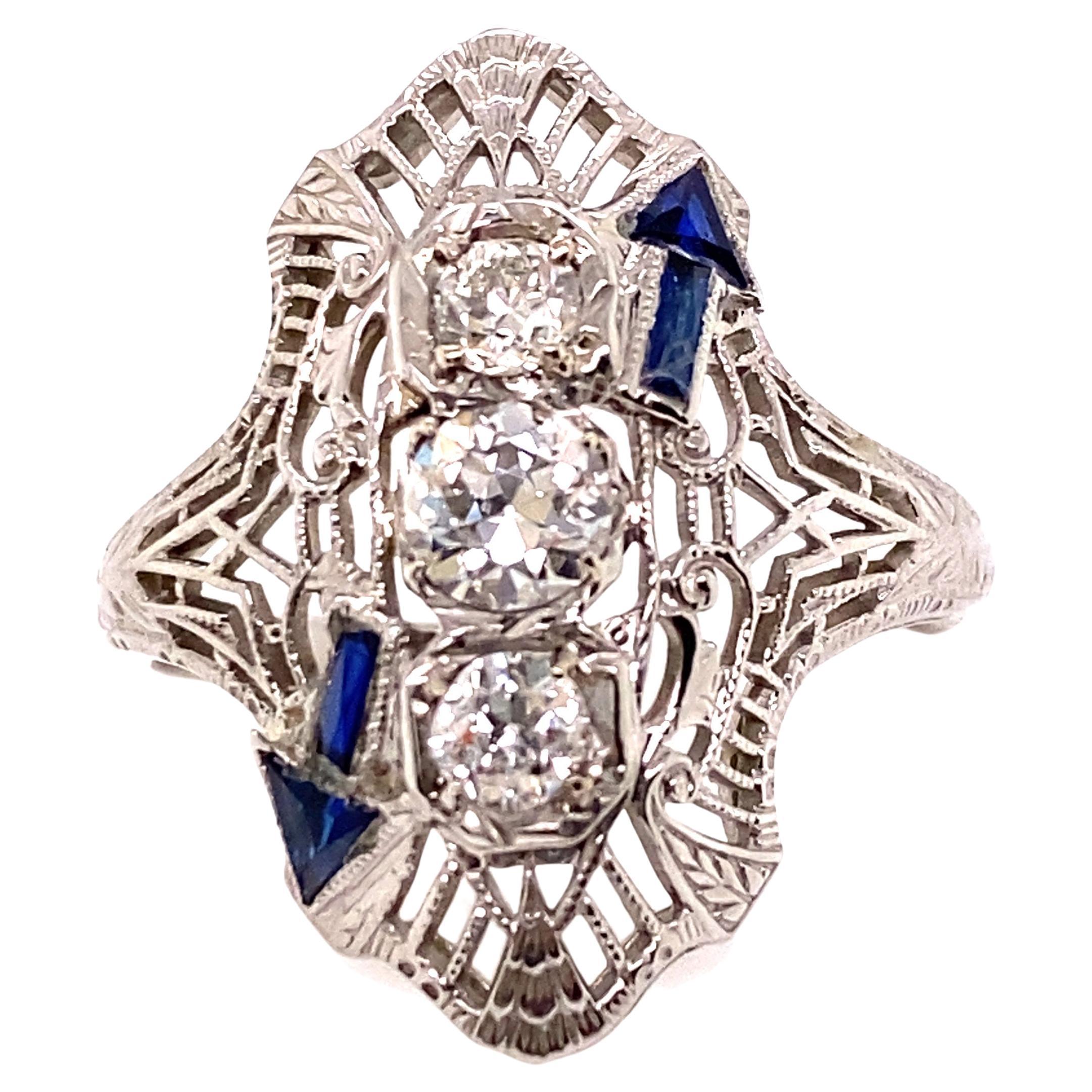 Art Deco 3 Stone Diamond Ring .81ct French Cut Arrow Sapphire 18K Original 1930'. en vente
