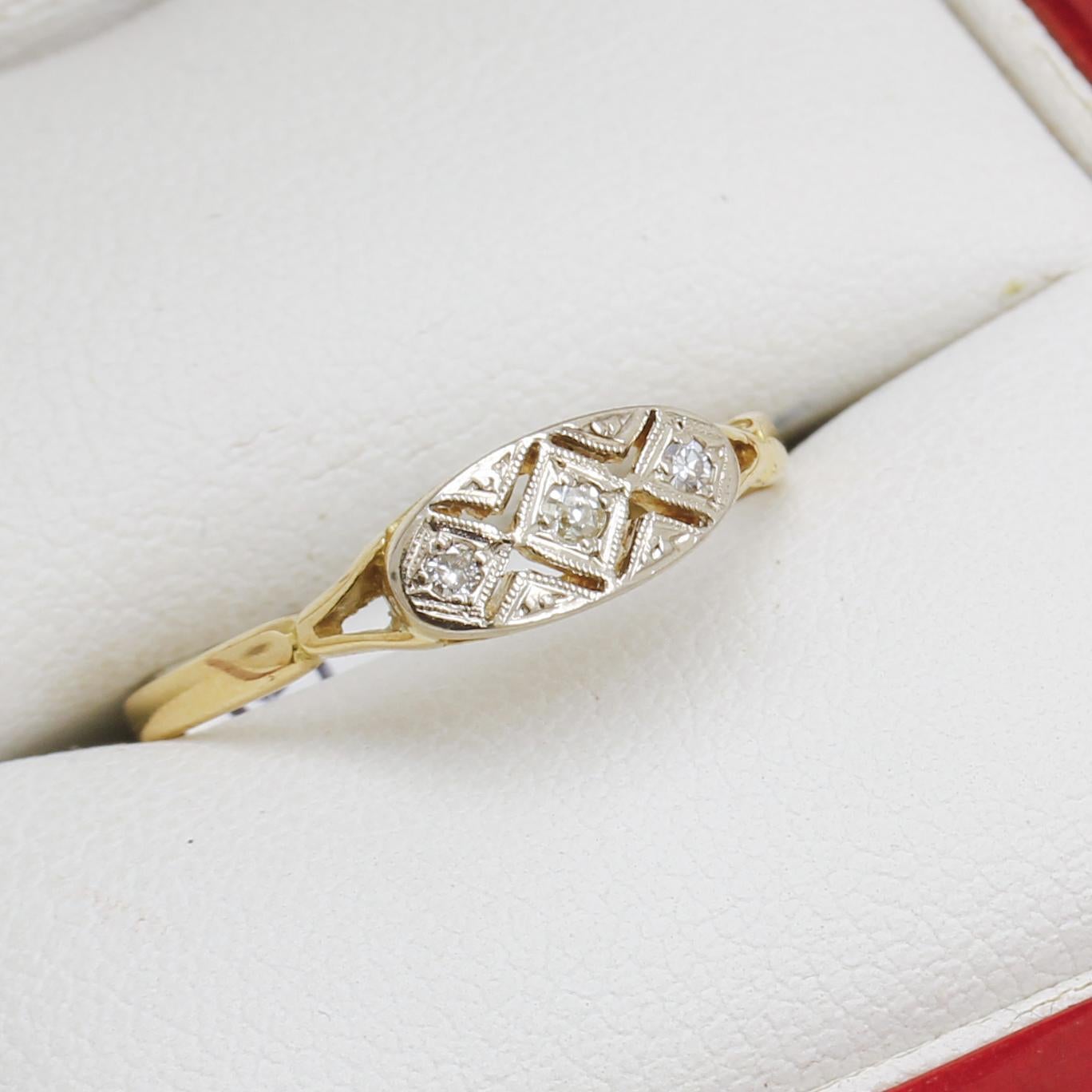 Round Cut Art Deco 3 Stone Diamond Ring, Two Tone For Sale