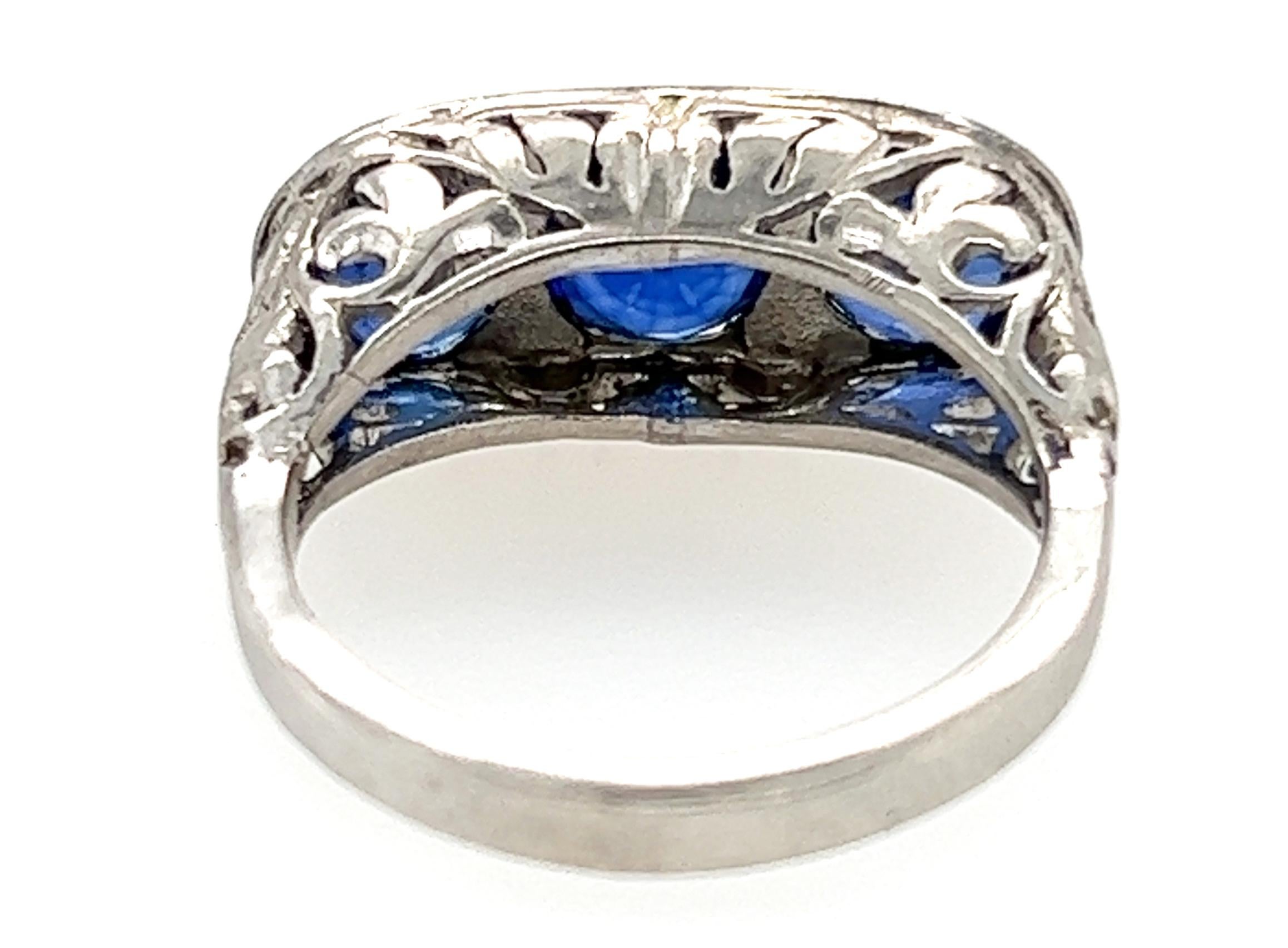 Art Deco 3 Stone Sapphire Ring 3.51 Carat Round Cut Original 1920s Platinum For Sale 3