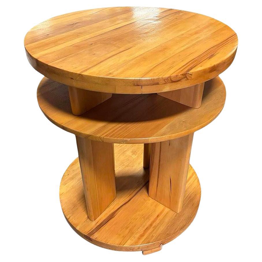 Art Deco 3-stöckiger Beistelltisch aus Nussbaumholz von Gilbert Rohde für Brown Saltman