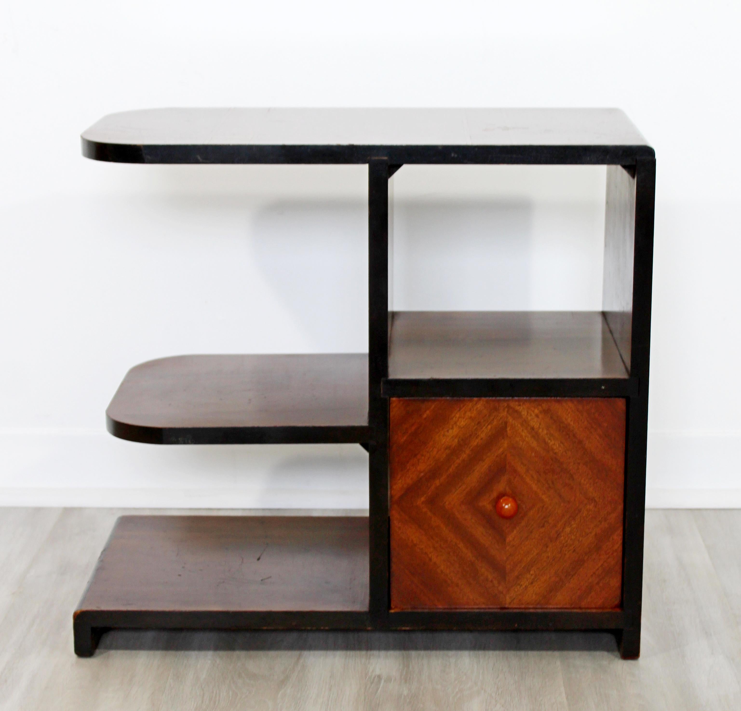 Art Deco 3 Tiered Side End Table Nightstand Shelves Desky Rohde Frankl Era In Good Condition In Keego Harbor, MI