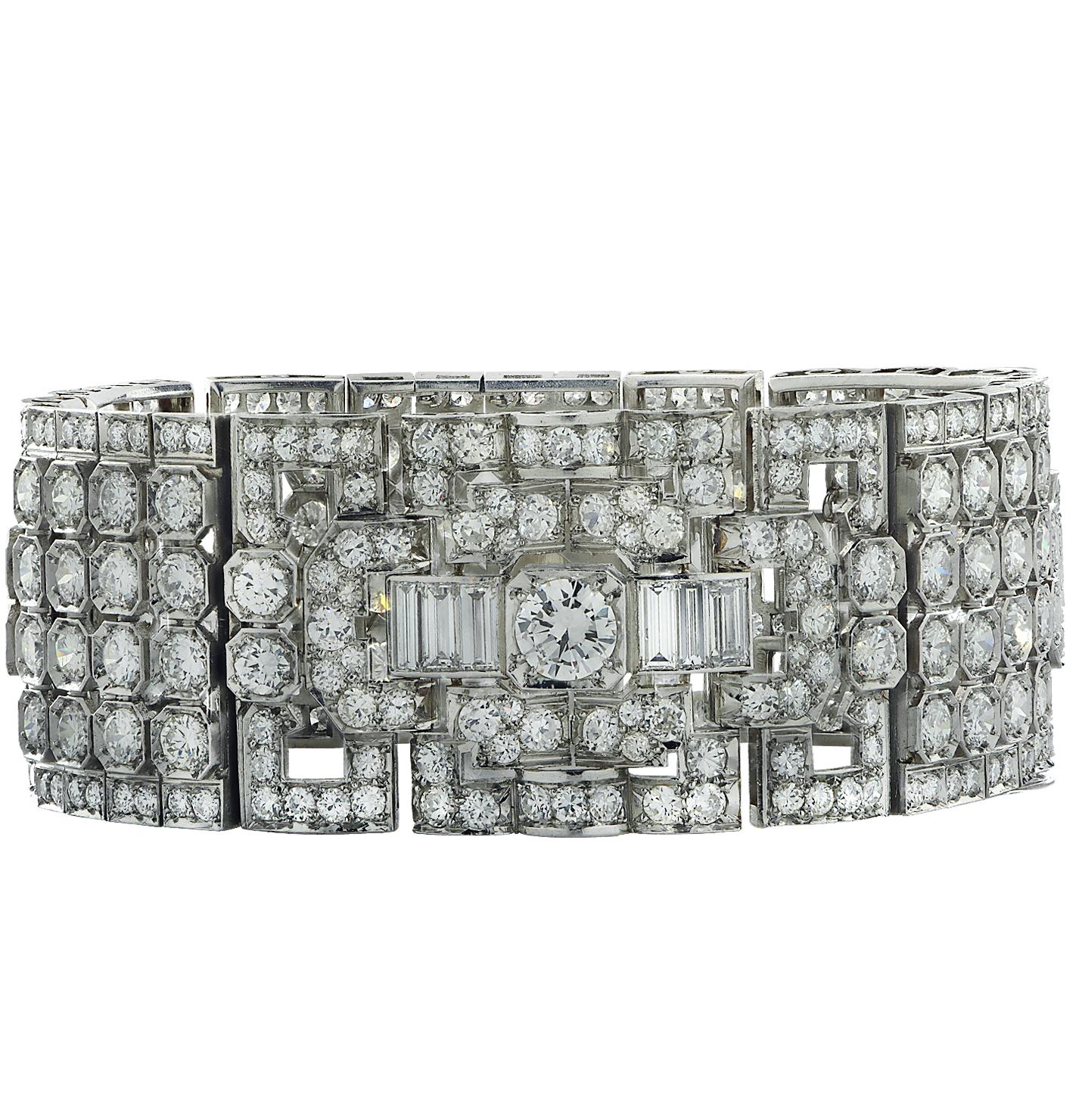 Women's Art Deco 30 Carat Diamond Bangle Bracelet For Sale
