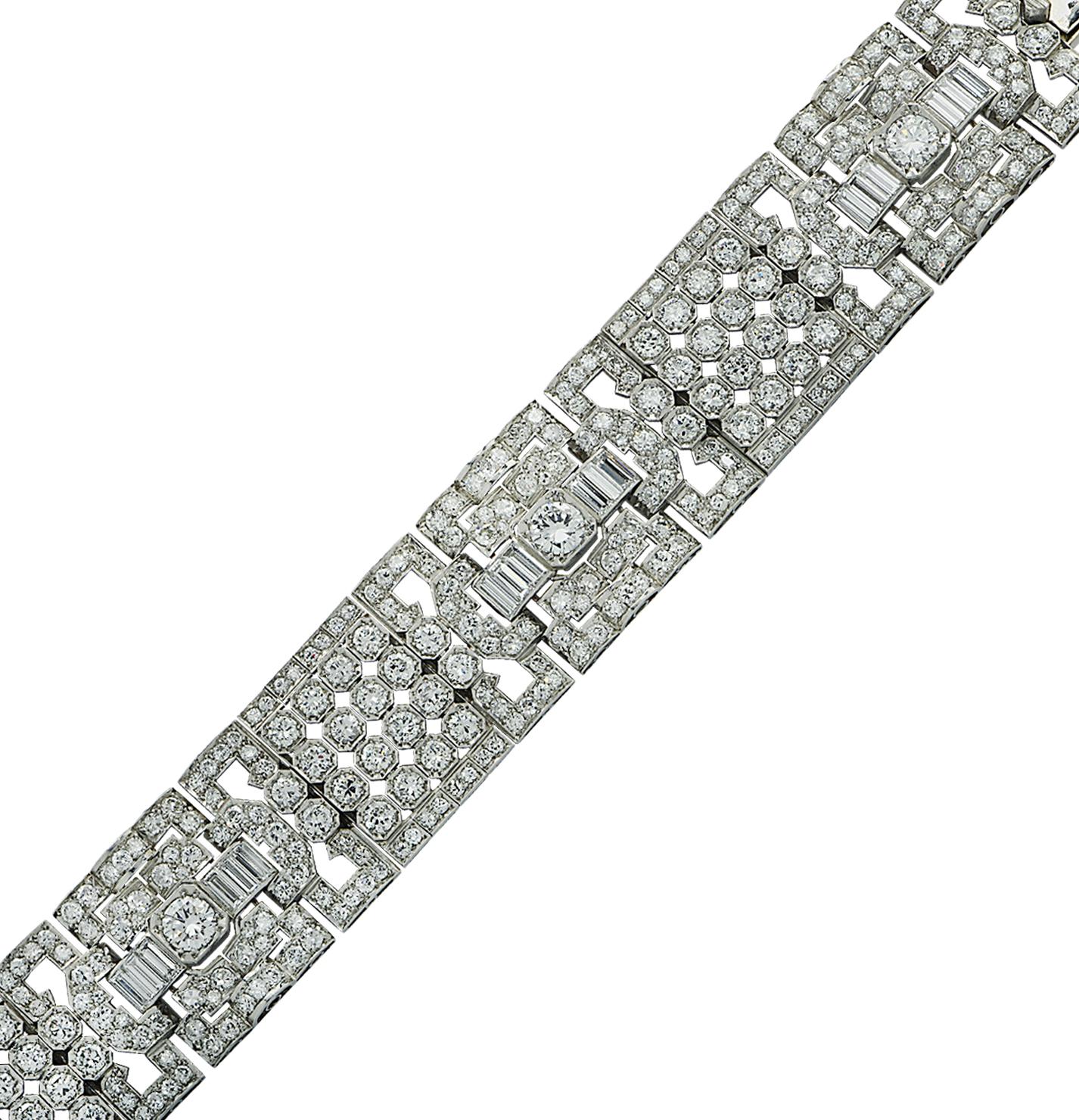 Art Deco 30 Carat Diamond Bangle Bracelet For Sale 1