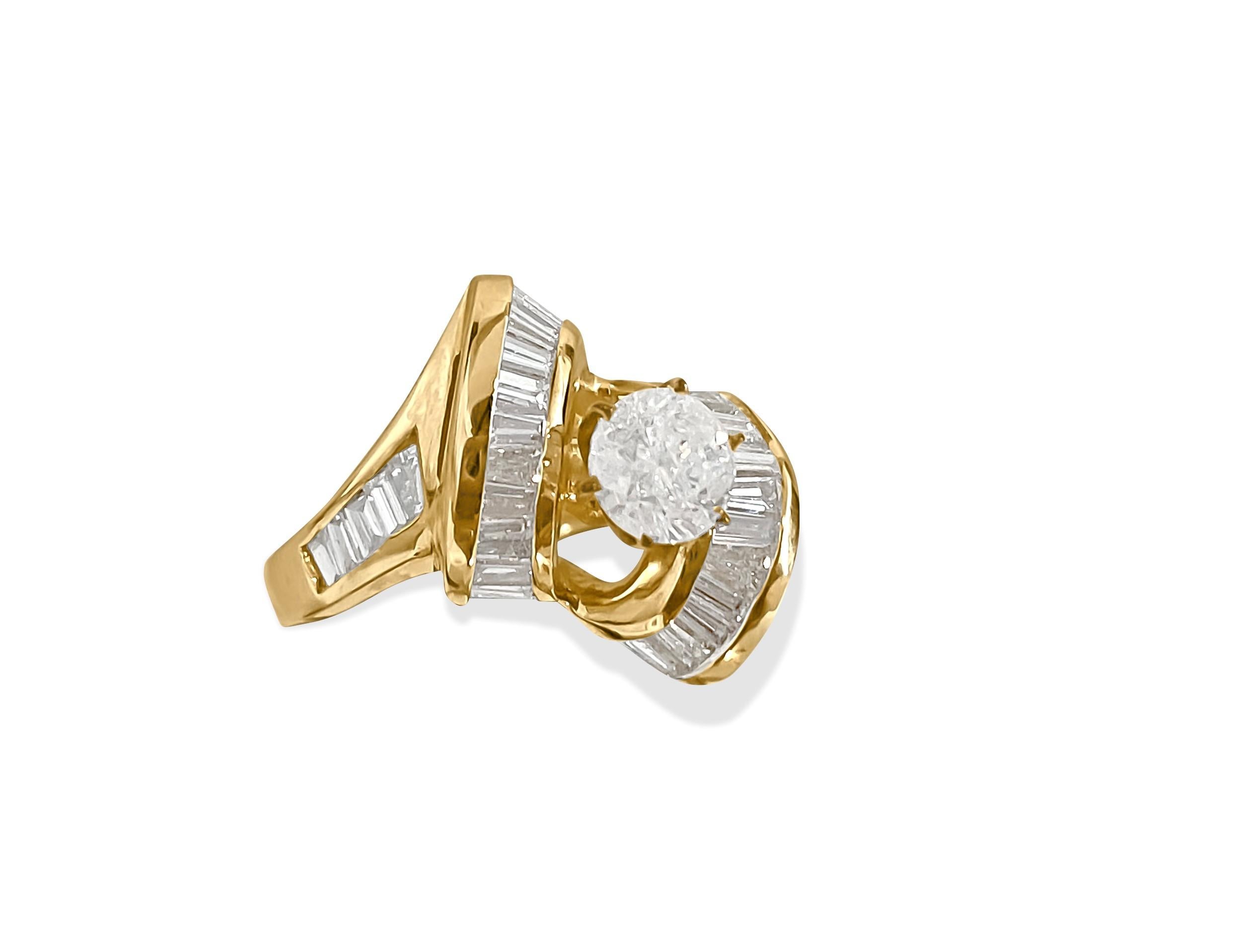 Art Deco 3.00 Carat Diamond Engagement Ring 14K Gold In Excellent Condition For Sale In Miami, FL