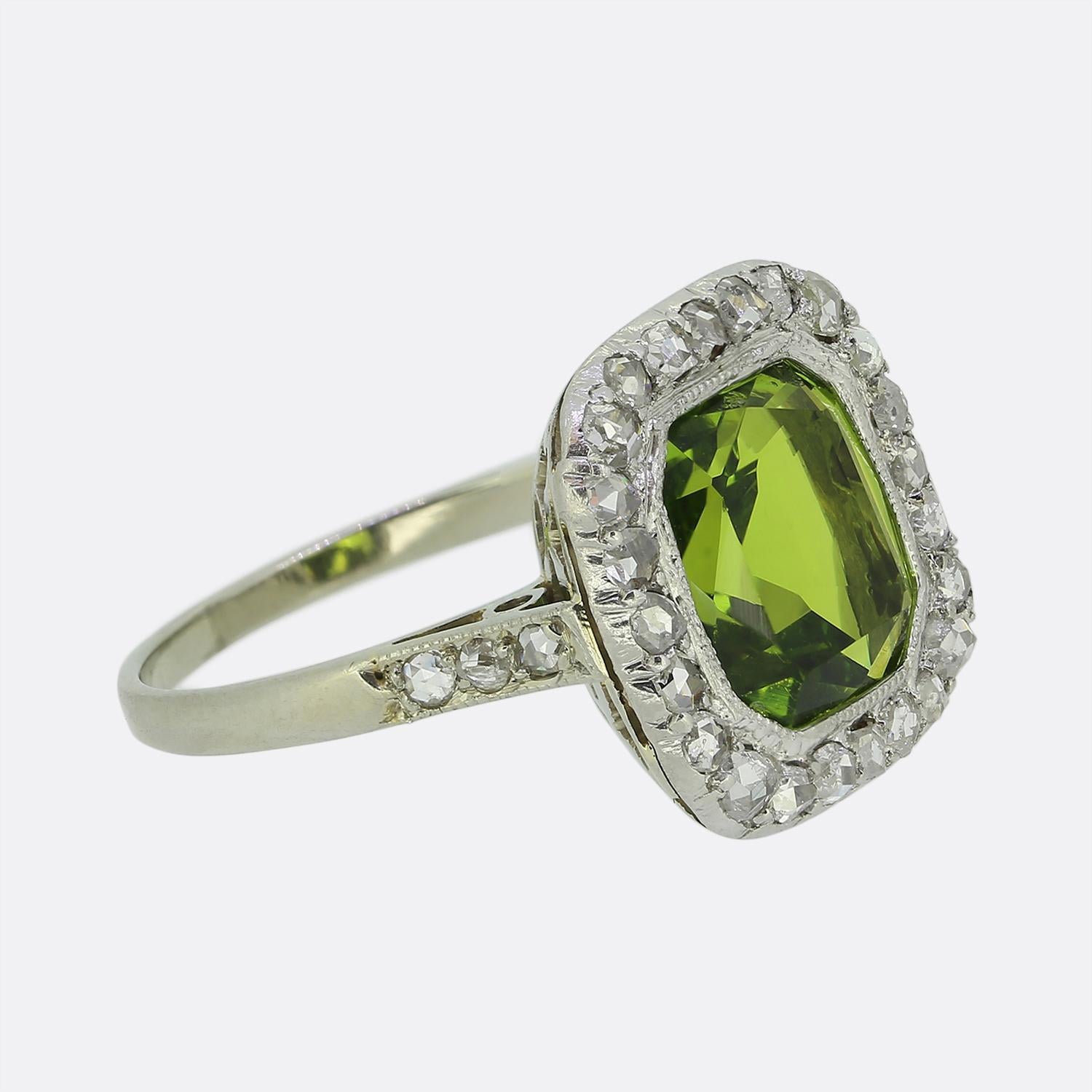 Anillo Art Decó de Peridoto y Diamantes de 3,00 Quilates Corte rosa en venta