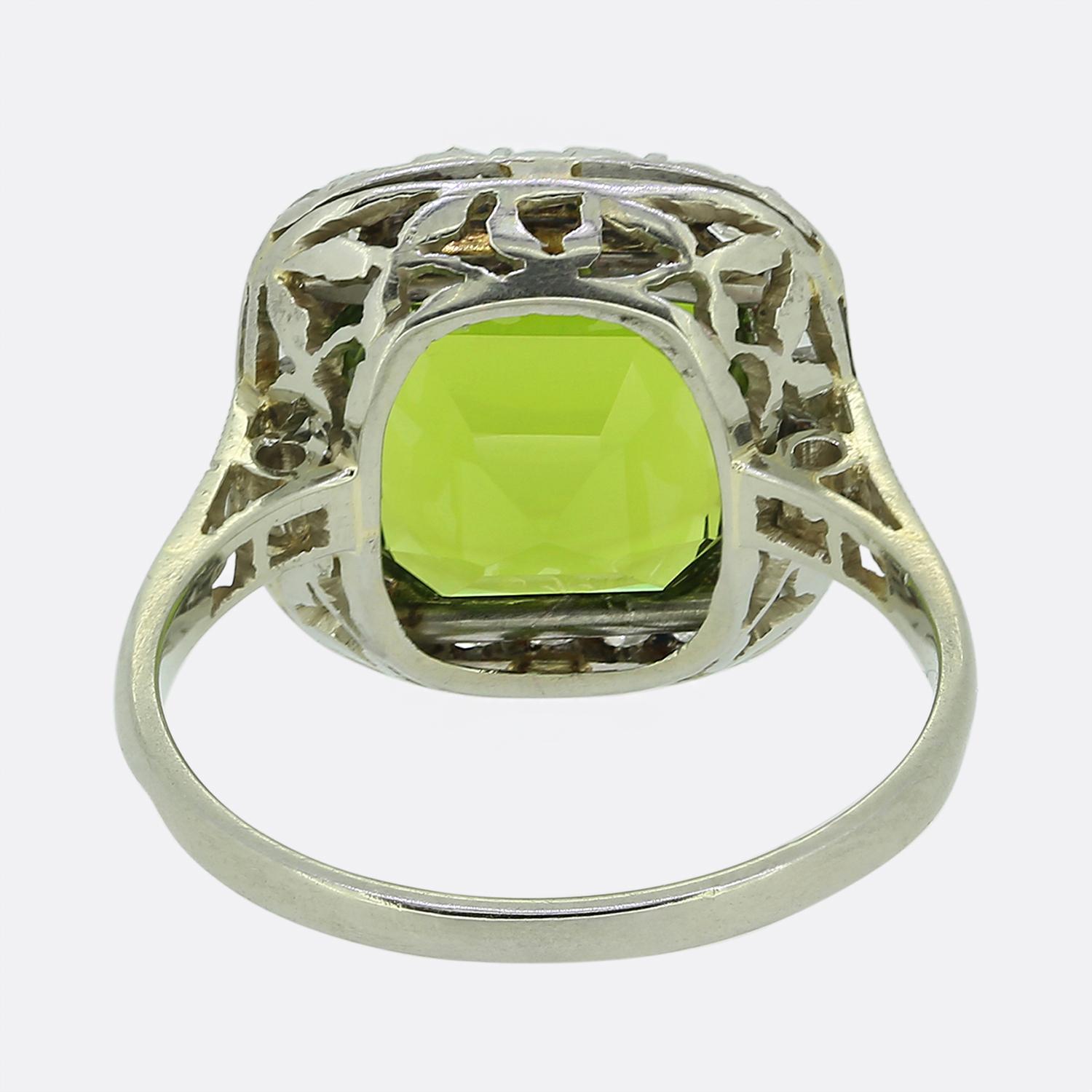 Anillo Art Decó de Peridoto y Diamantes de 3,00 Quilates en Bueno estado para la venta en London, GB