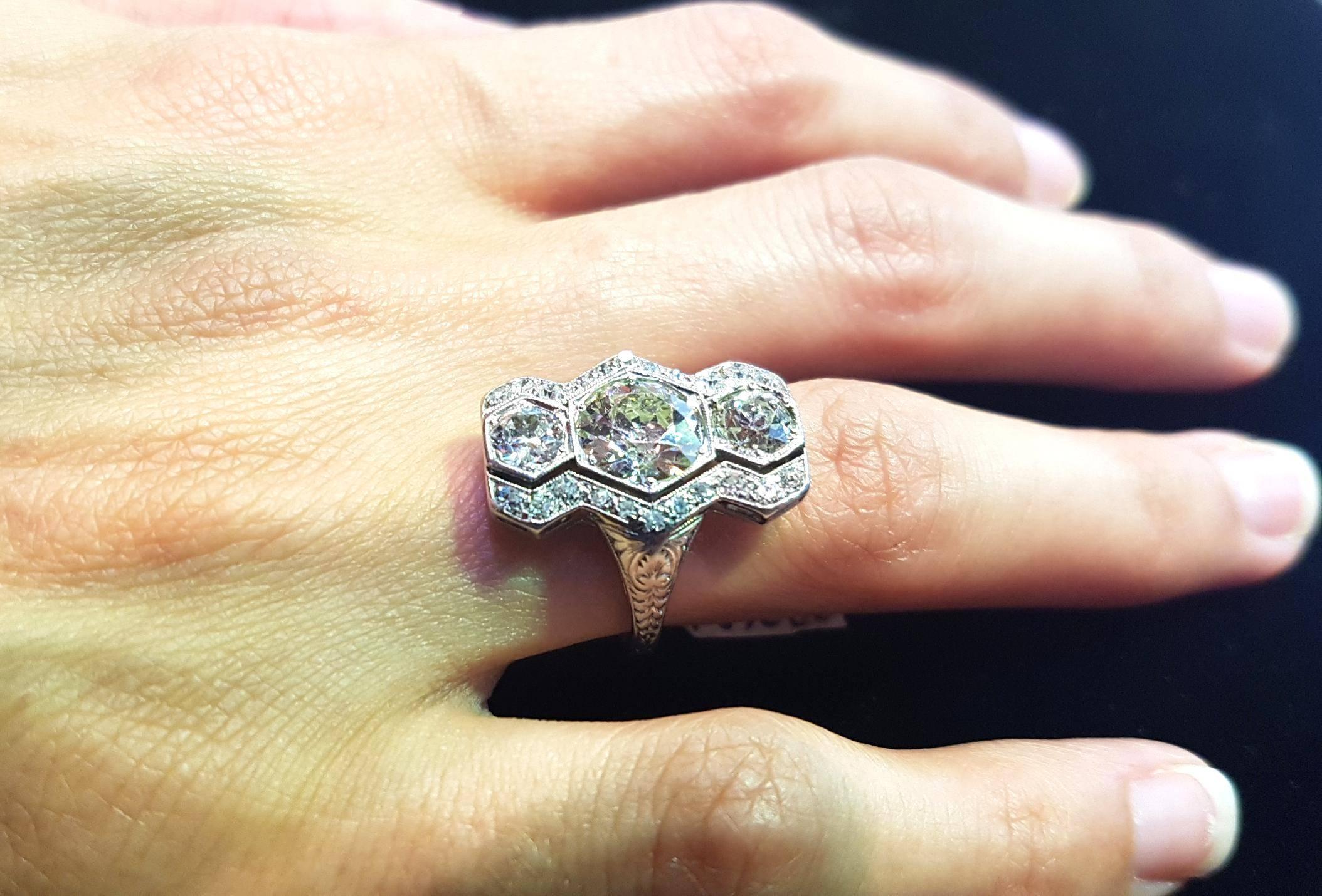 Women's Art Deco 3.01 Carat Diamond Platinum Hexagon Ring For Sale