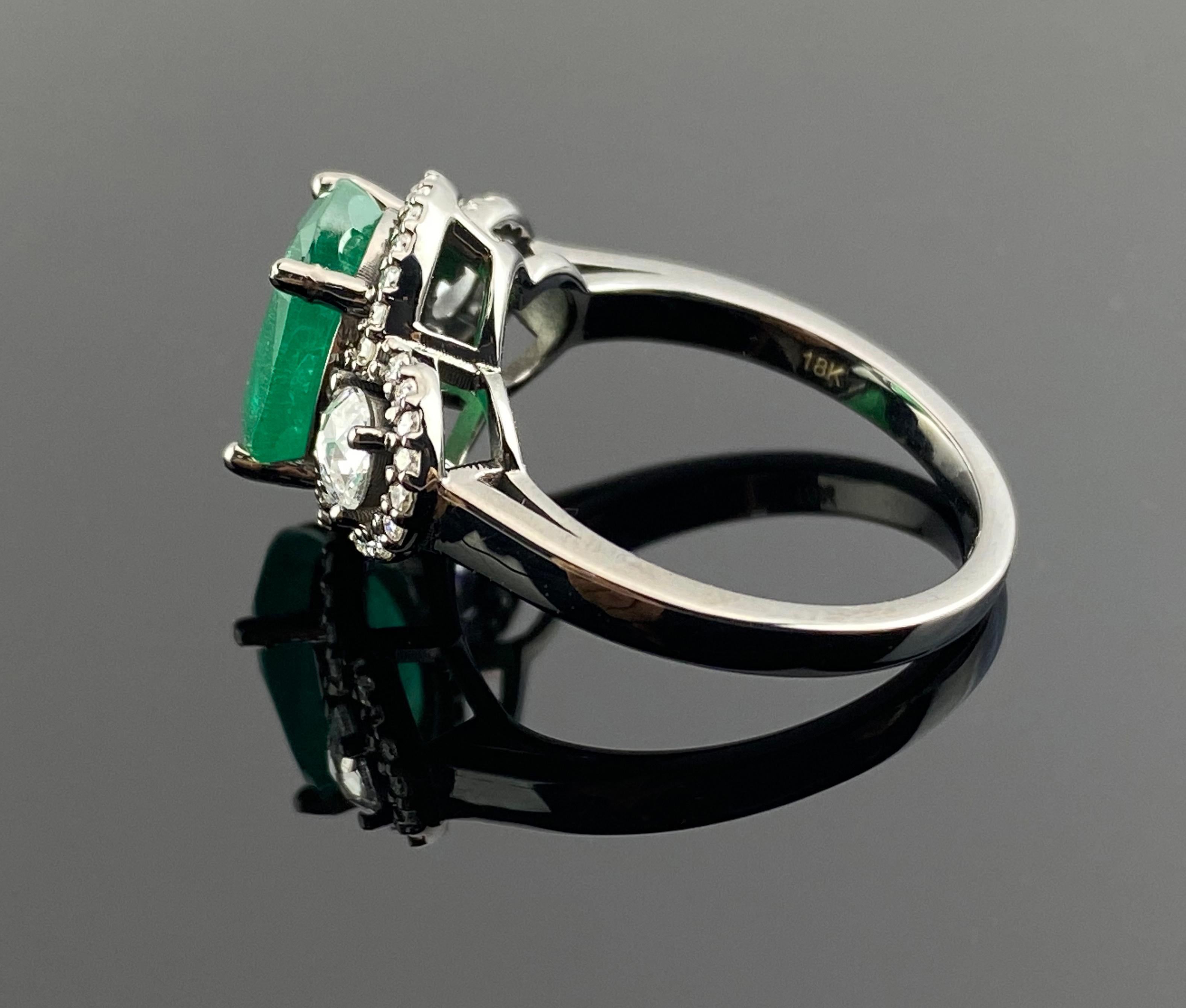 Art Deco 3.01 Carat Zambian Oval Emerald & Diamond Engagement Ring In New Condition For Sale In Bangkok, Thailand