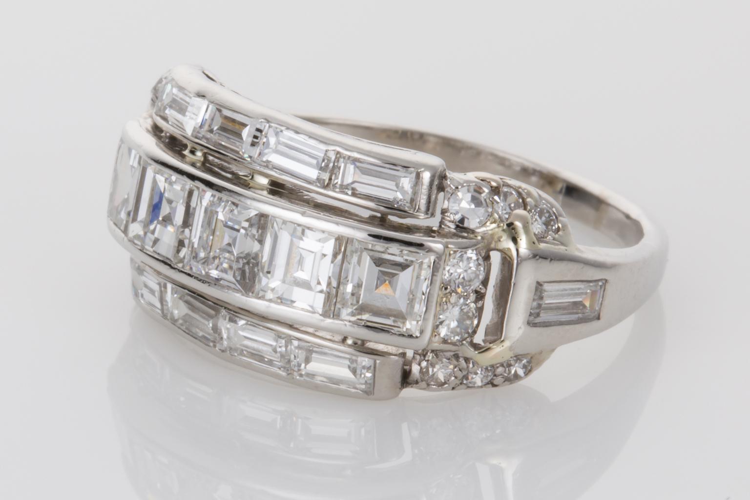 Art Deco 3.11 Carat Carre Cut Diamond and Platinum Band Ring 2