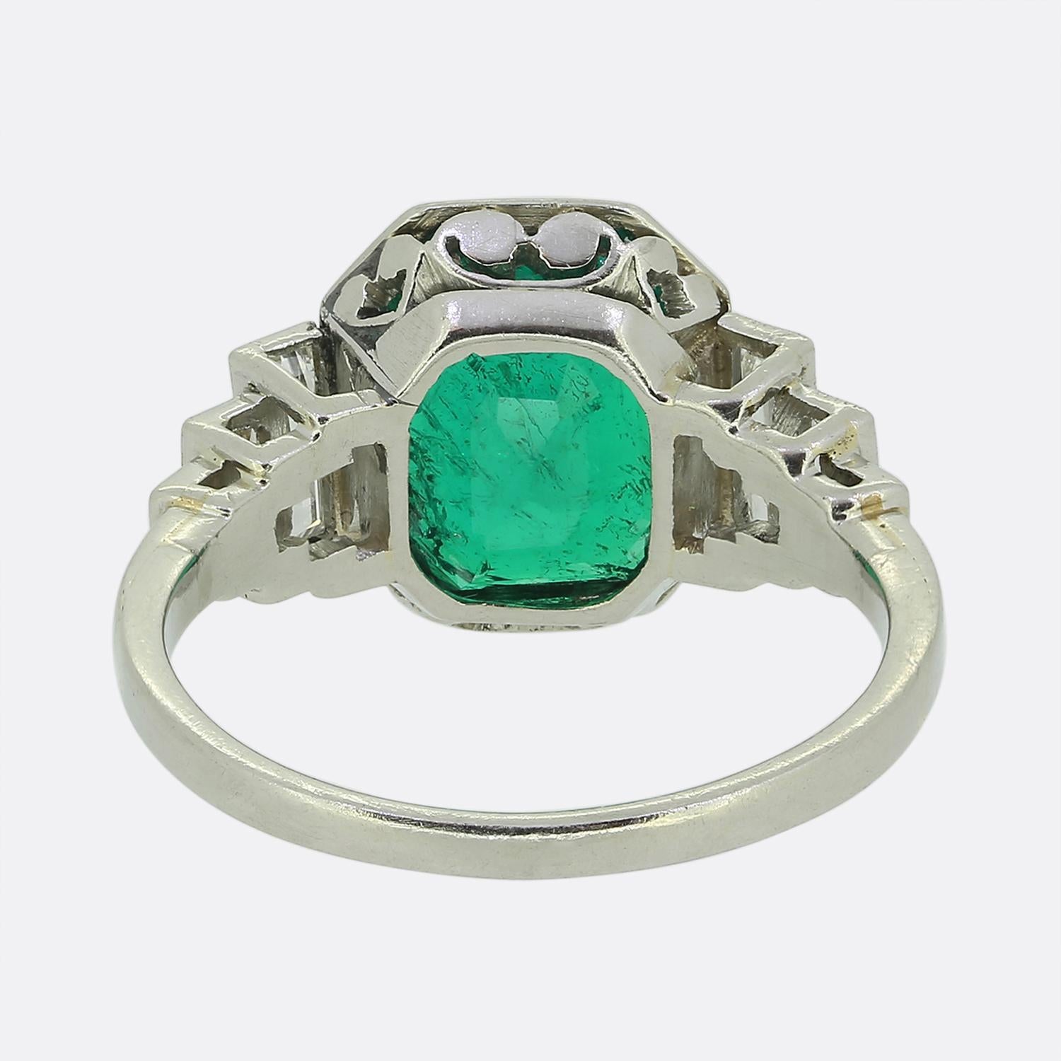 Art Deco 3.16 Carat Emerald and Diamond Ring In Good Condition In London, GB