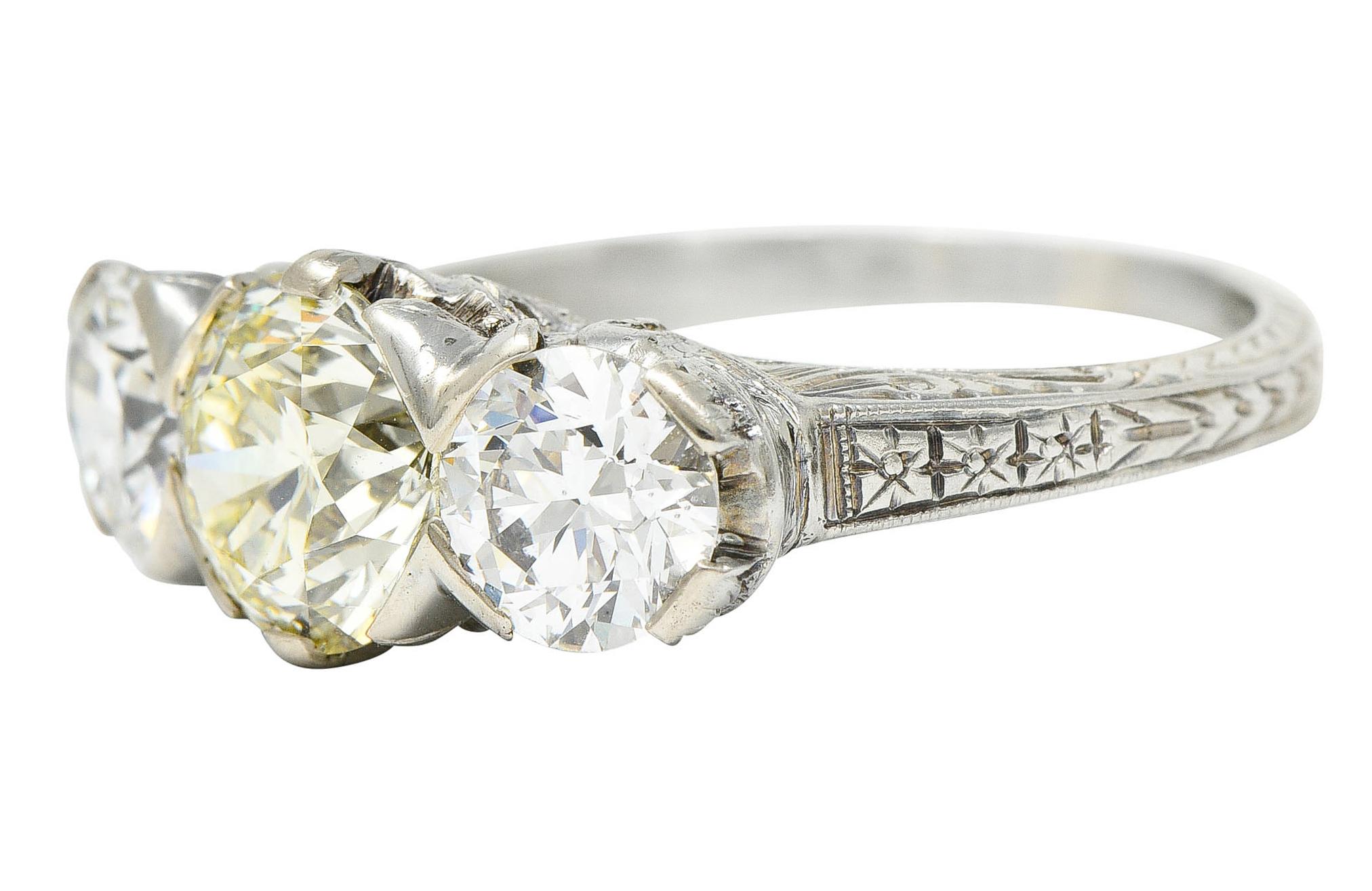 Art Deco 3.20 Carats Diamond & Yellow Diamond 18 Karat Gold Three Stone Ring 1