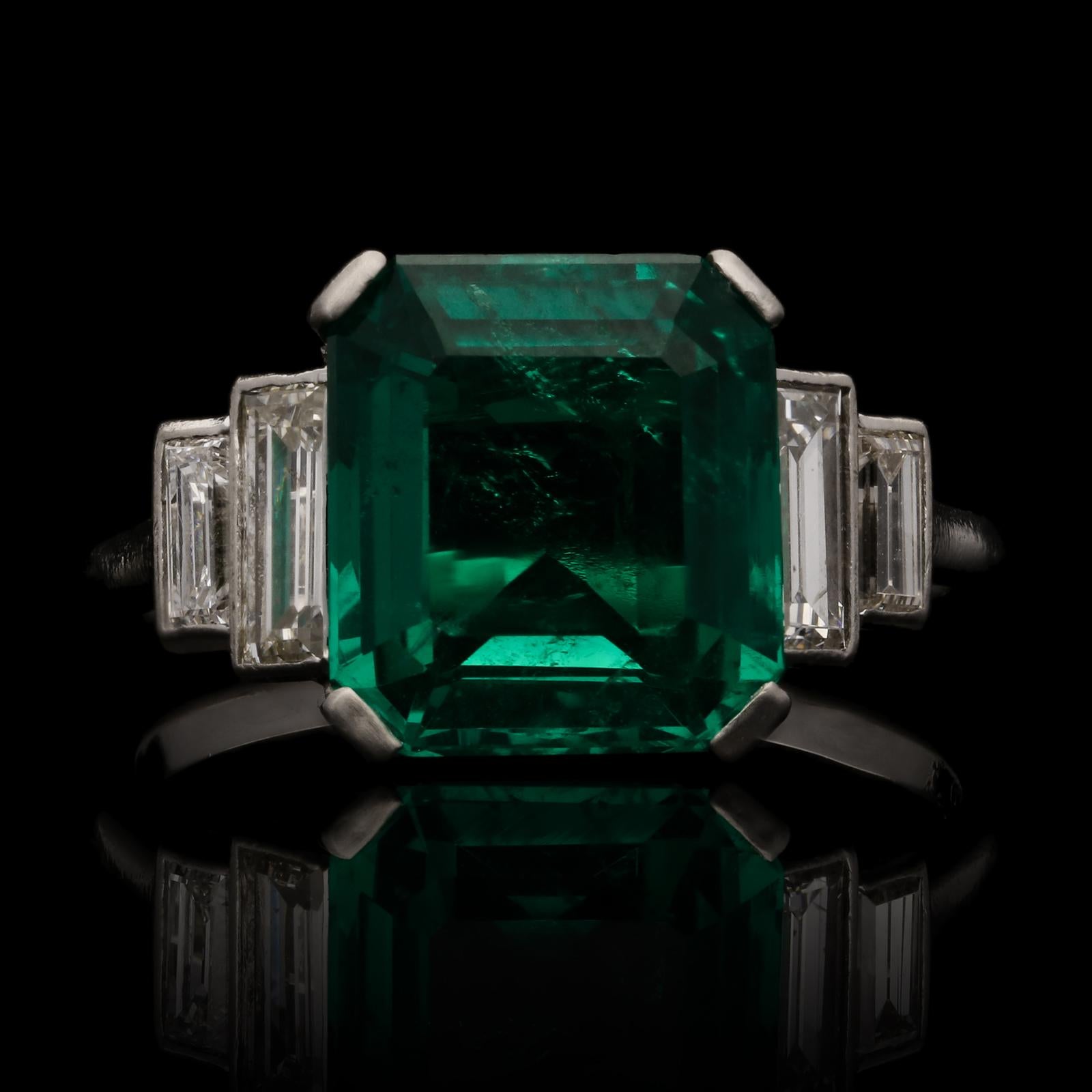 Emerald Cut Art Deco 3.20 Carat Colombian Emerald-Cut Emerald and Baguette Diamond Ring