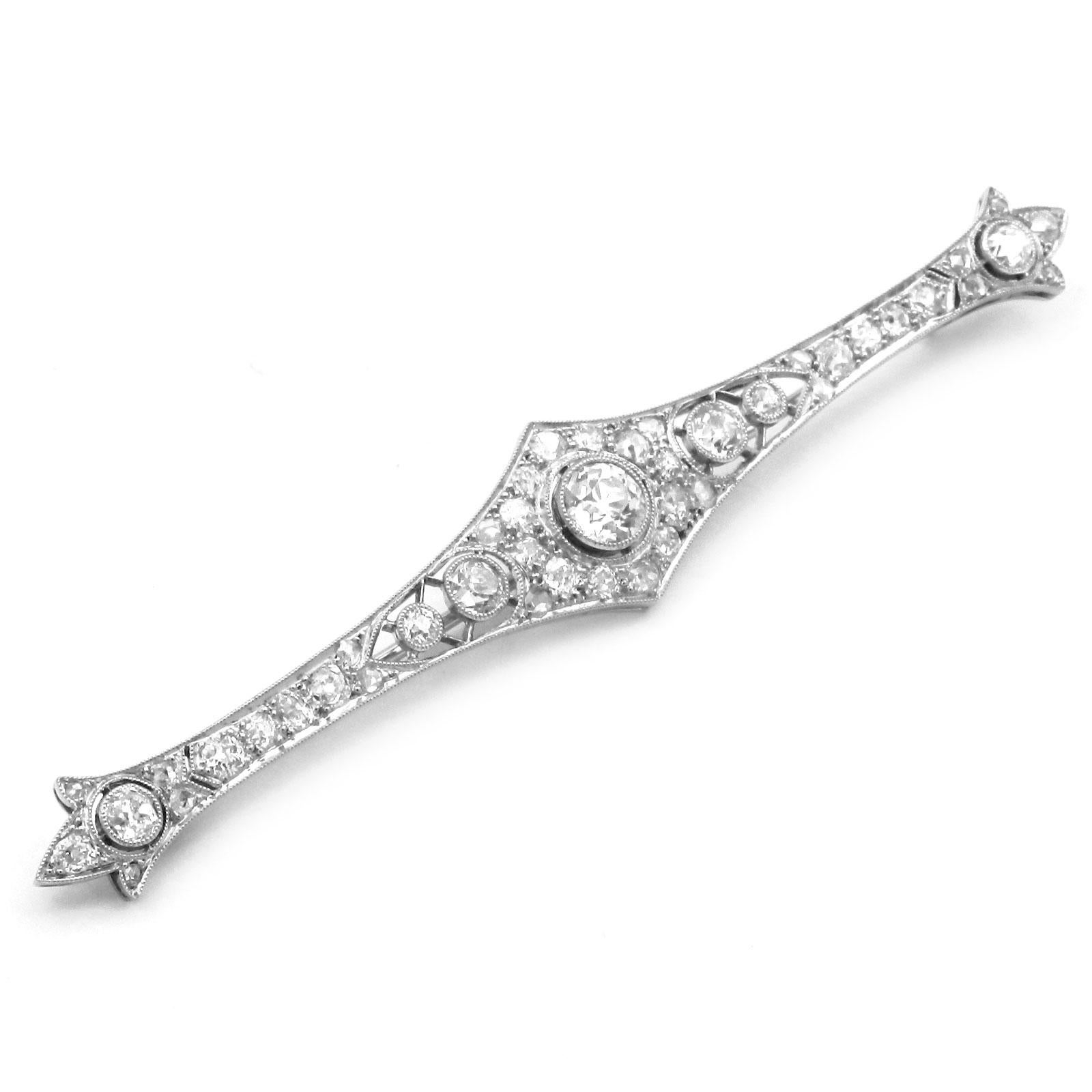 Art Deco 3.24 Carat Diamond Platinum Bar Brooch circa 1930

Very decorative 3.24 carat diamond bar brooch made of platinum in the form of an elongated pin, geometrically designed and pierced, set over the entire length with a total of 45 radiant