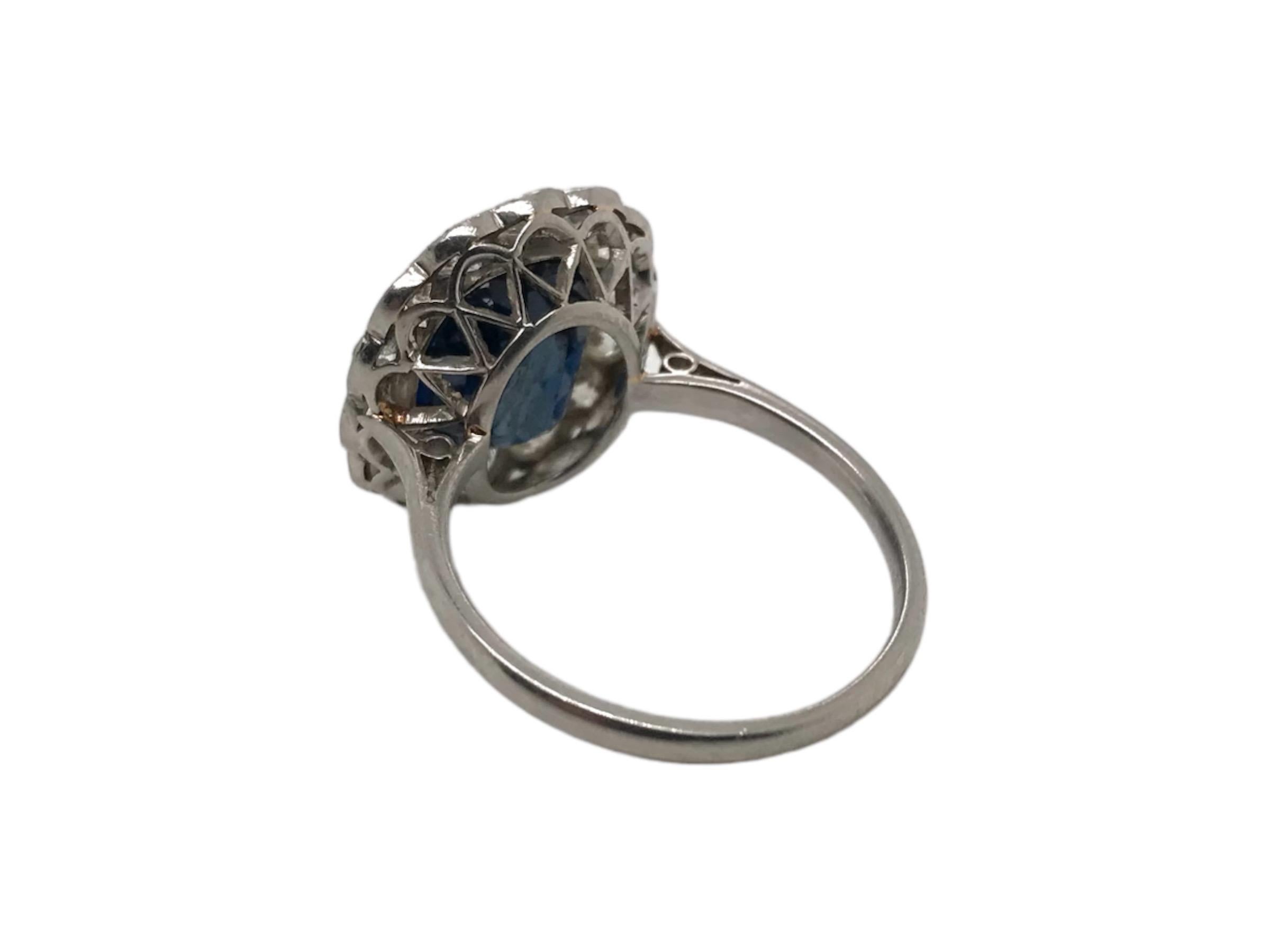 Art Deco 3.25 Carat Sapphire & Diamond Platinum Ring For Sale 2