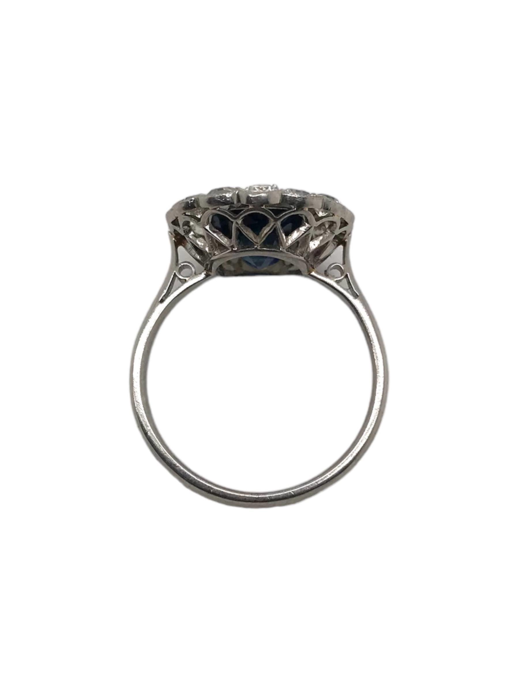 Art Deco 3.25 Carat Sapphire & Diamond Platinum Ring For Sale 4